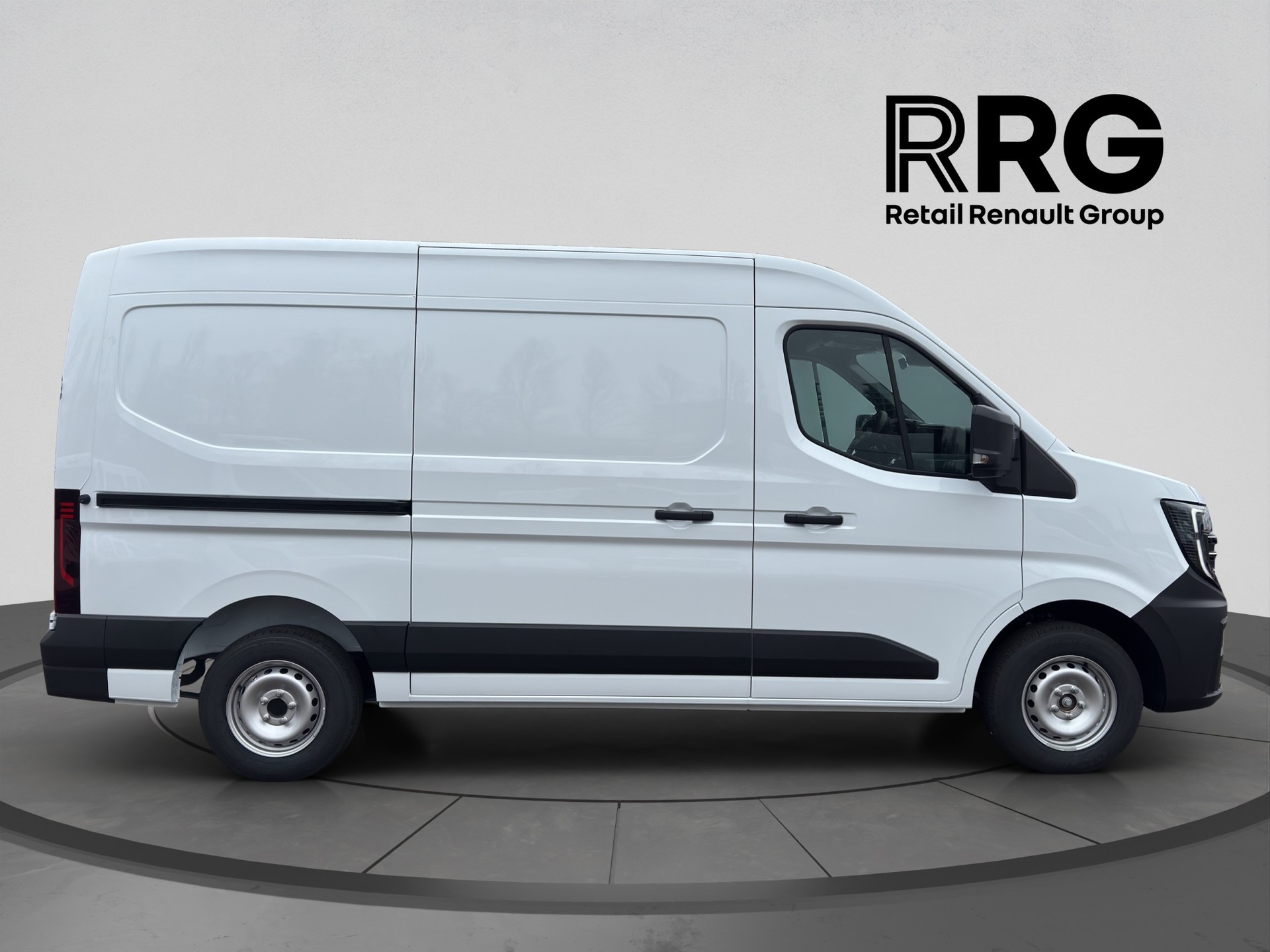 NISSAN INTERSTAR Van L2H2 130 PS 6MT Acenta-image-1