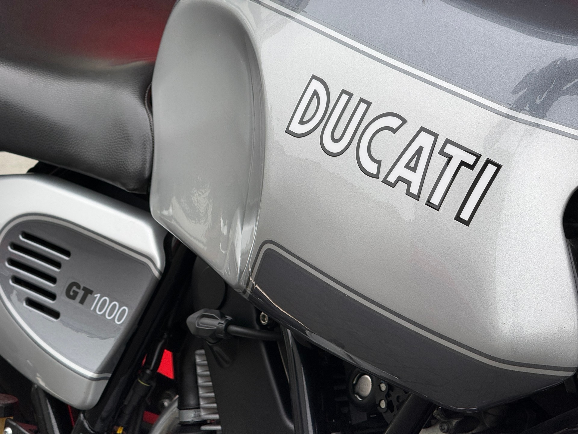 DUCATI GT 1000-image-3