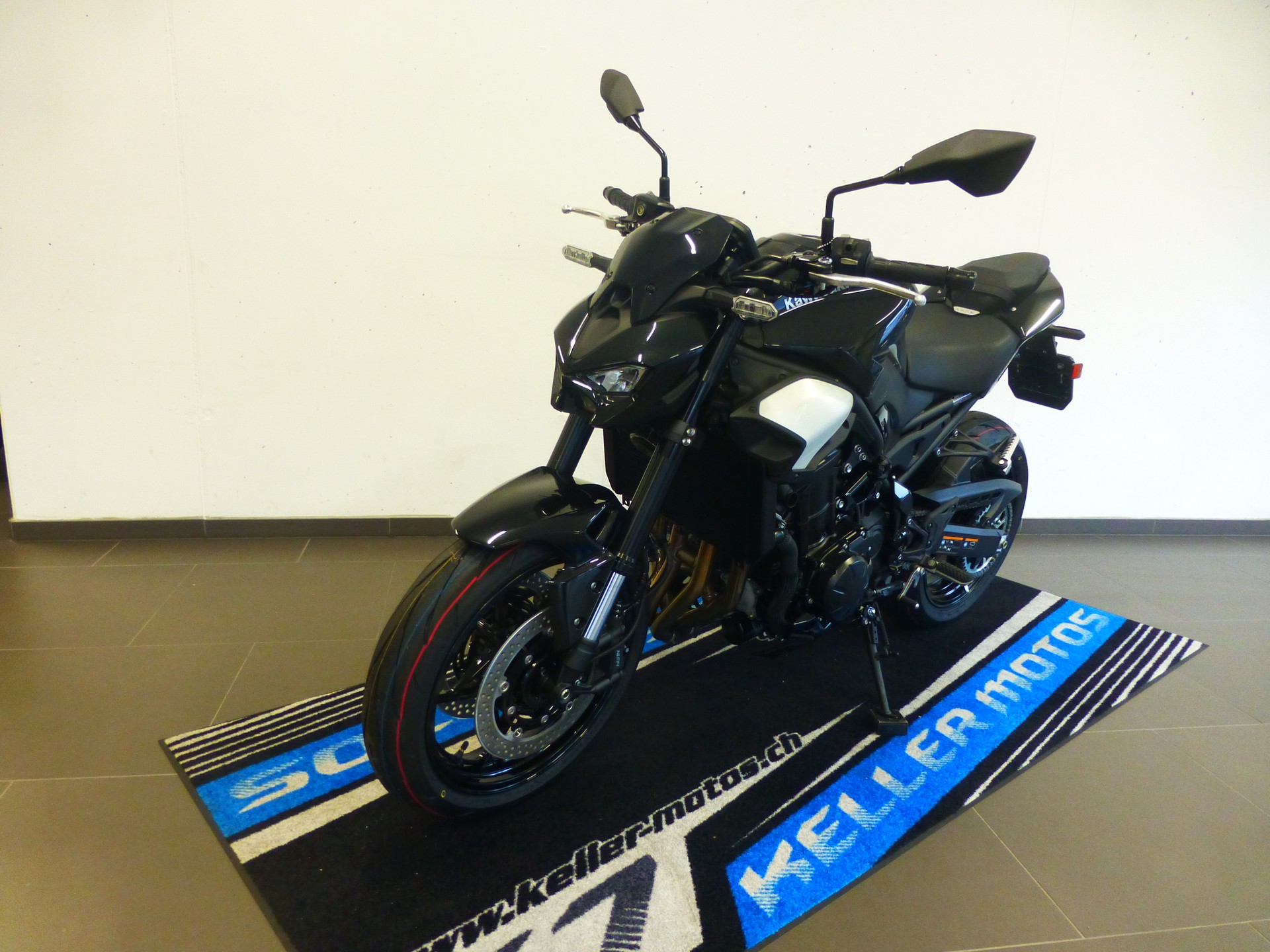 KAWASAKI Z 900-image-5