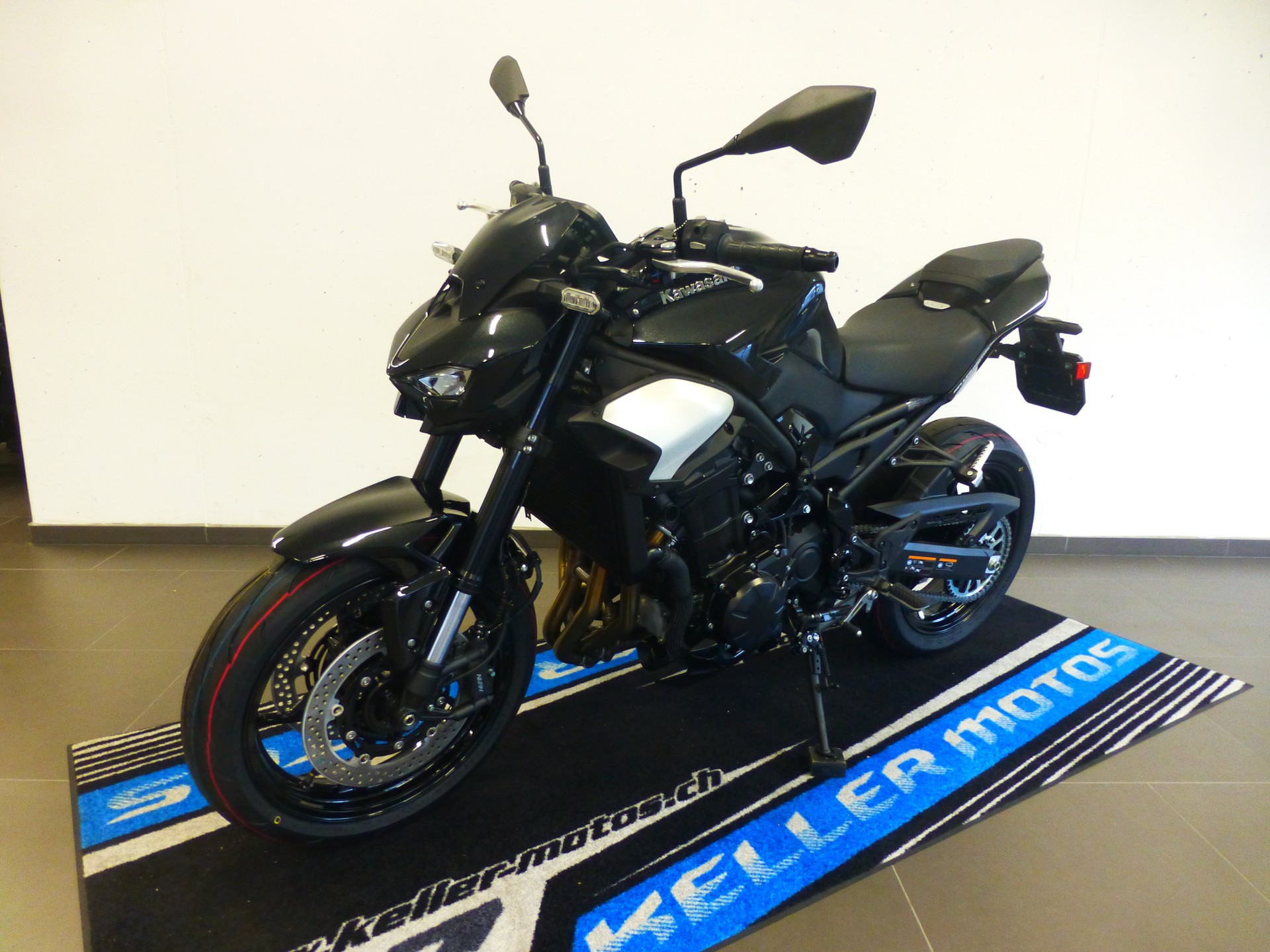 KAWASAKI Z 900-image-6