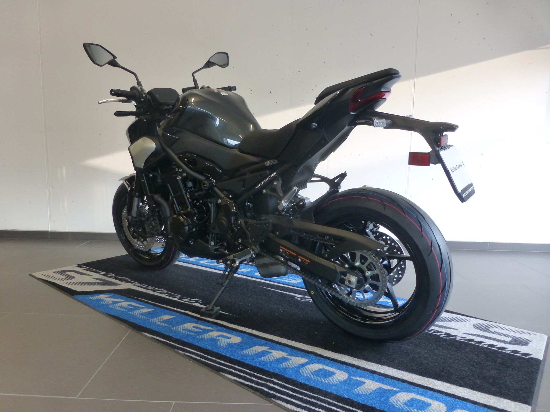 KAWASAKI Z 900-image-3