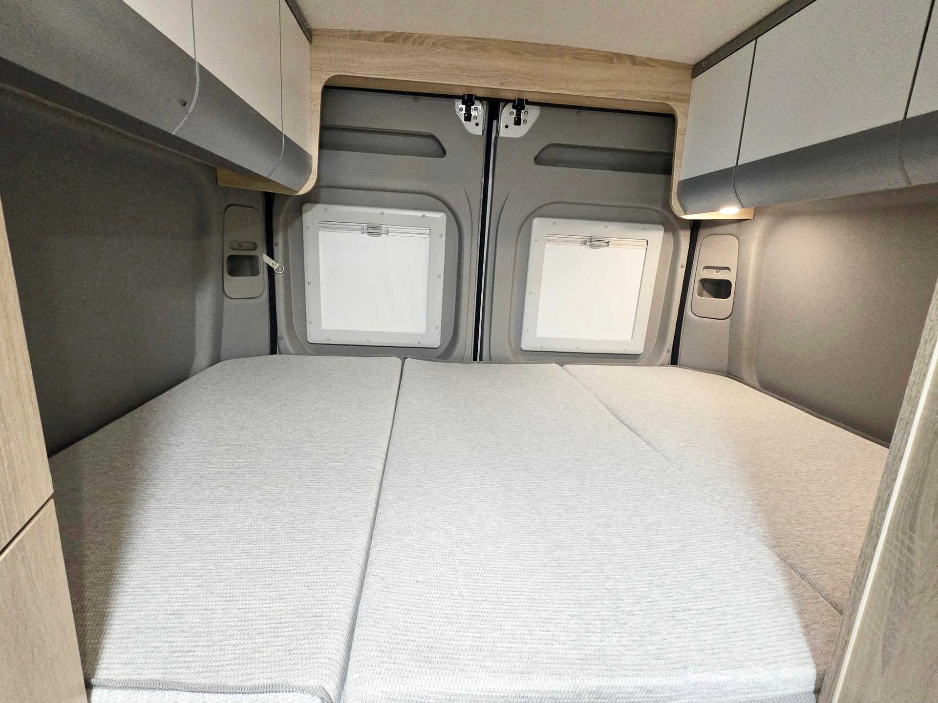 CLEVER VANS CELEBRATION 600 2,2 HDI DIESEL HUBDACH CITROEN-image-11
