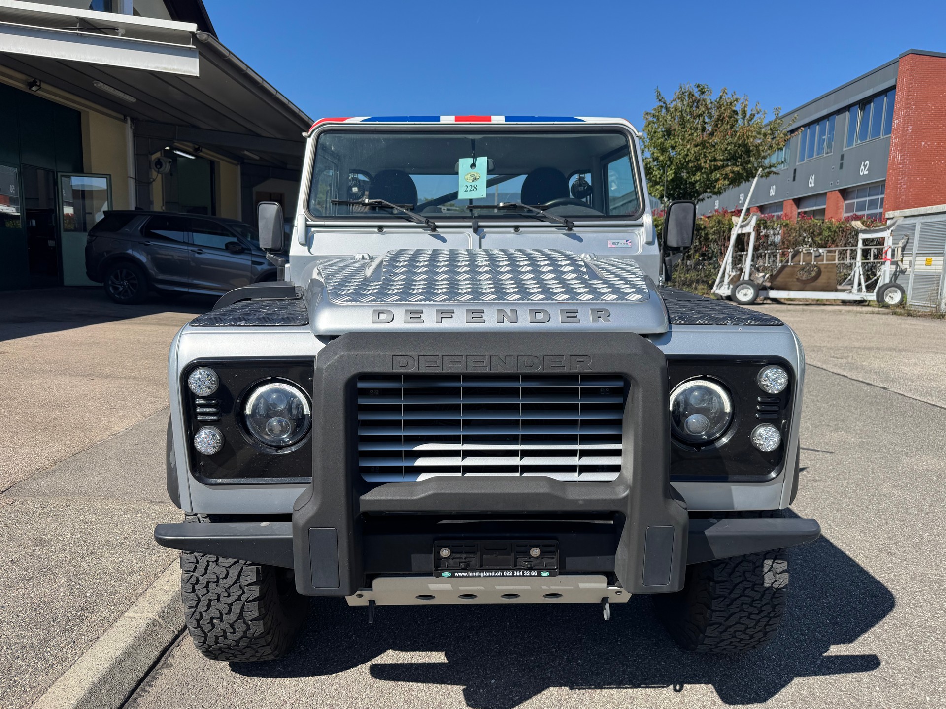 LAND ROVER Defender 110 2.2 TD4 High Capacity Pick Up-image-1