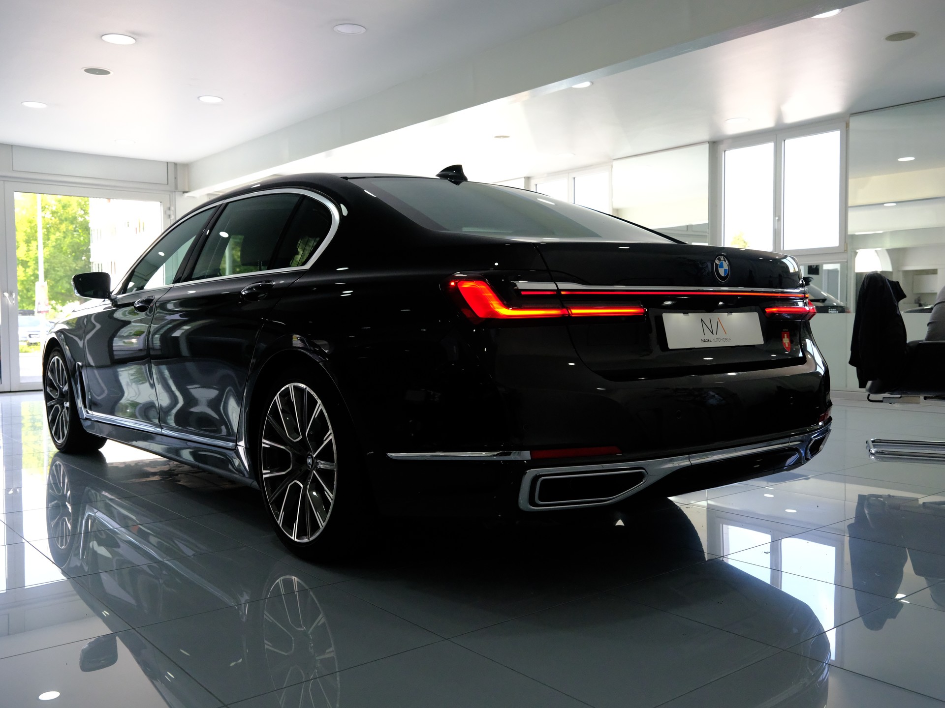 BMW 730Ld xDrive Steptronic-image-4