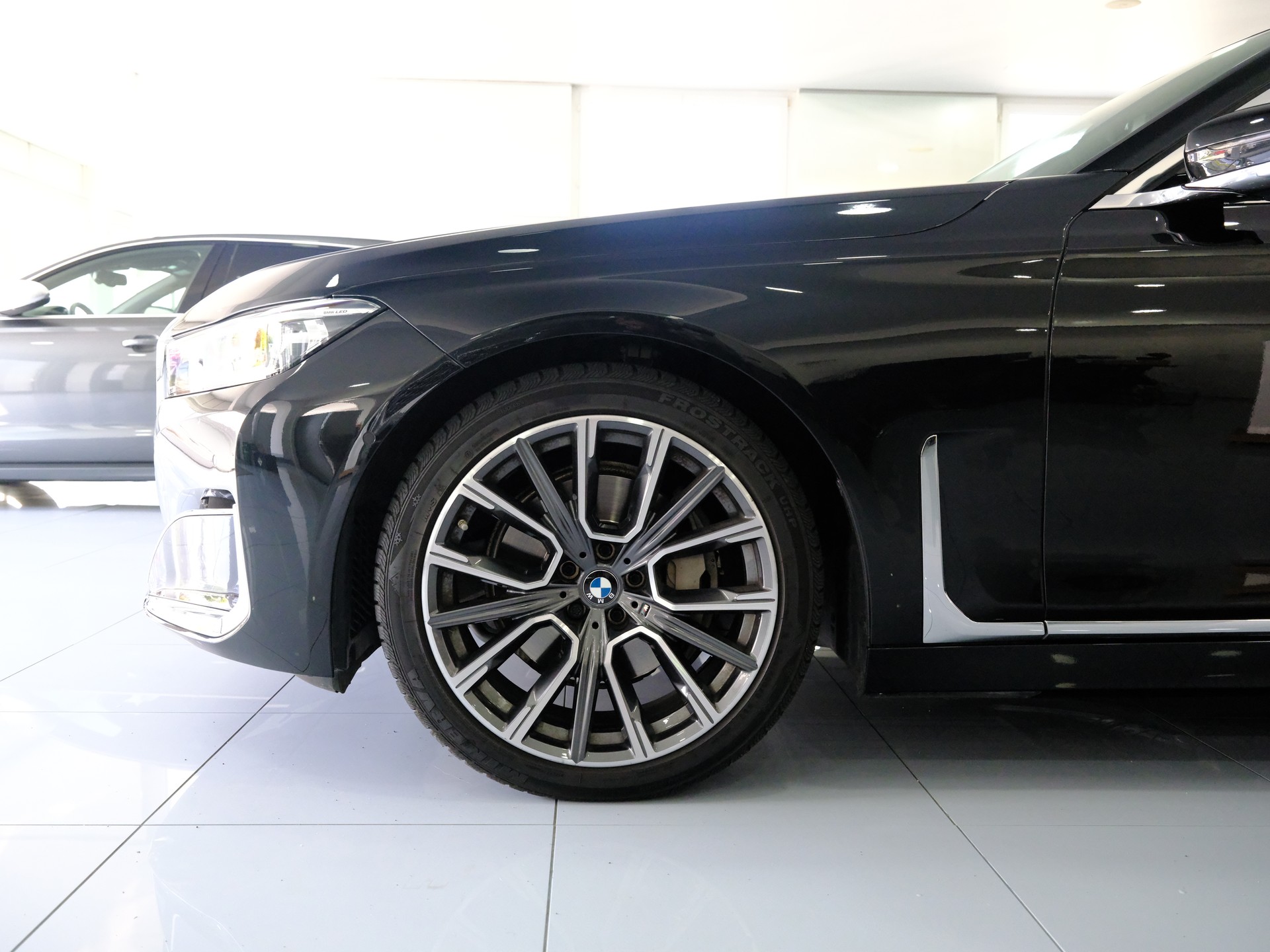 BMW 730Ld xDrive Steptronic-image-9
