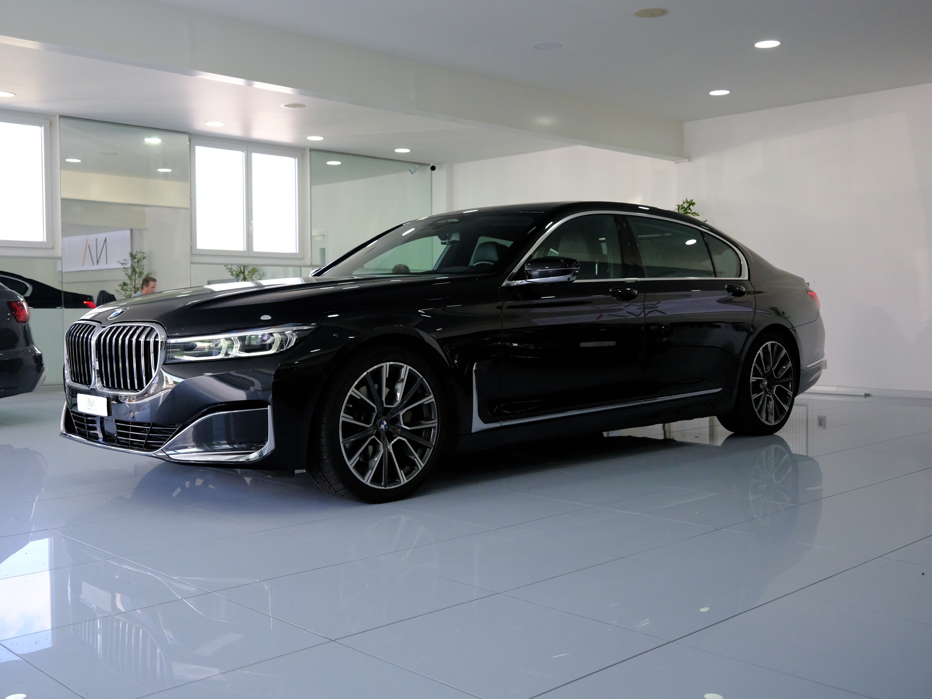 BMW 730Ld xDrive Steptronic-showroom-element-3
