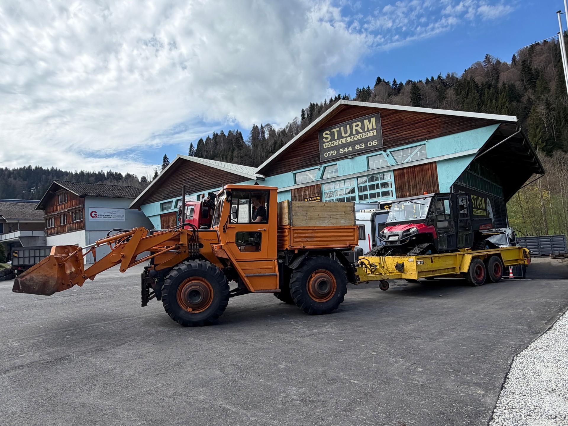 KOMMOBIL (UNIMOG) MB TRAC 800 mit 8t Anhänger-image-2
