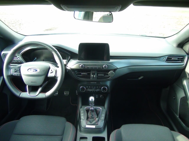 FORD Focus 1.0i EcoB 125 ST-Line-image-8