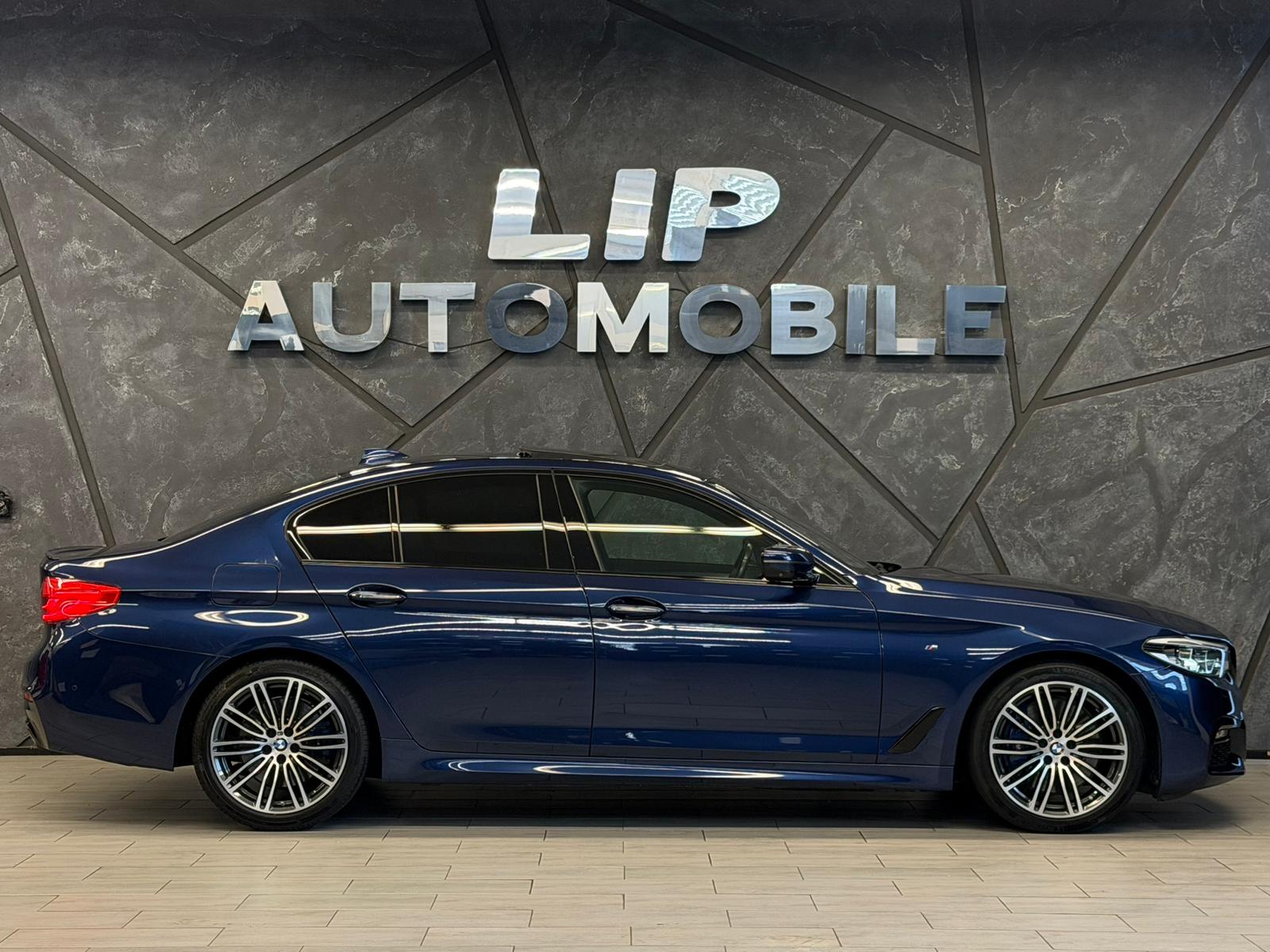 BMW 540d xDrive Steptronic M-Paket-showroom-element-3