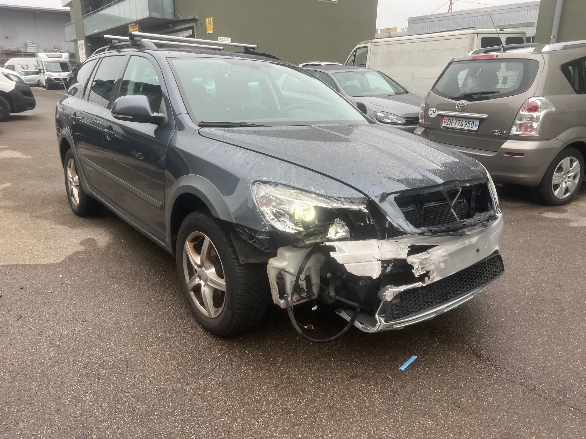 SKODA Octavia Combi 1.8 TSI Scout 4x4-image-4