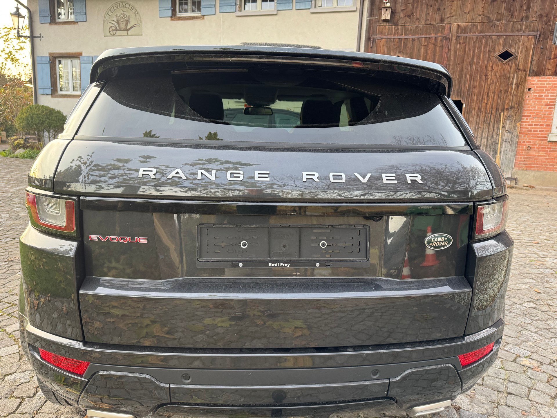 LAND ROVER Range Rover Evoque 2.0 Si4 SE Dynamic AT9-image-3