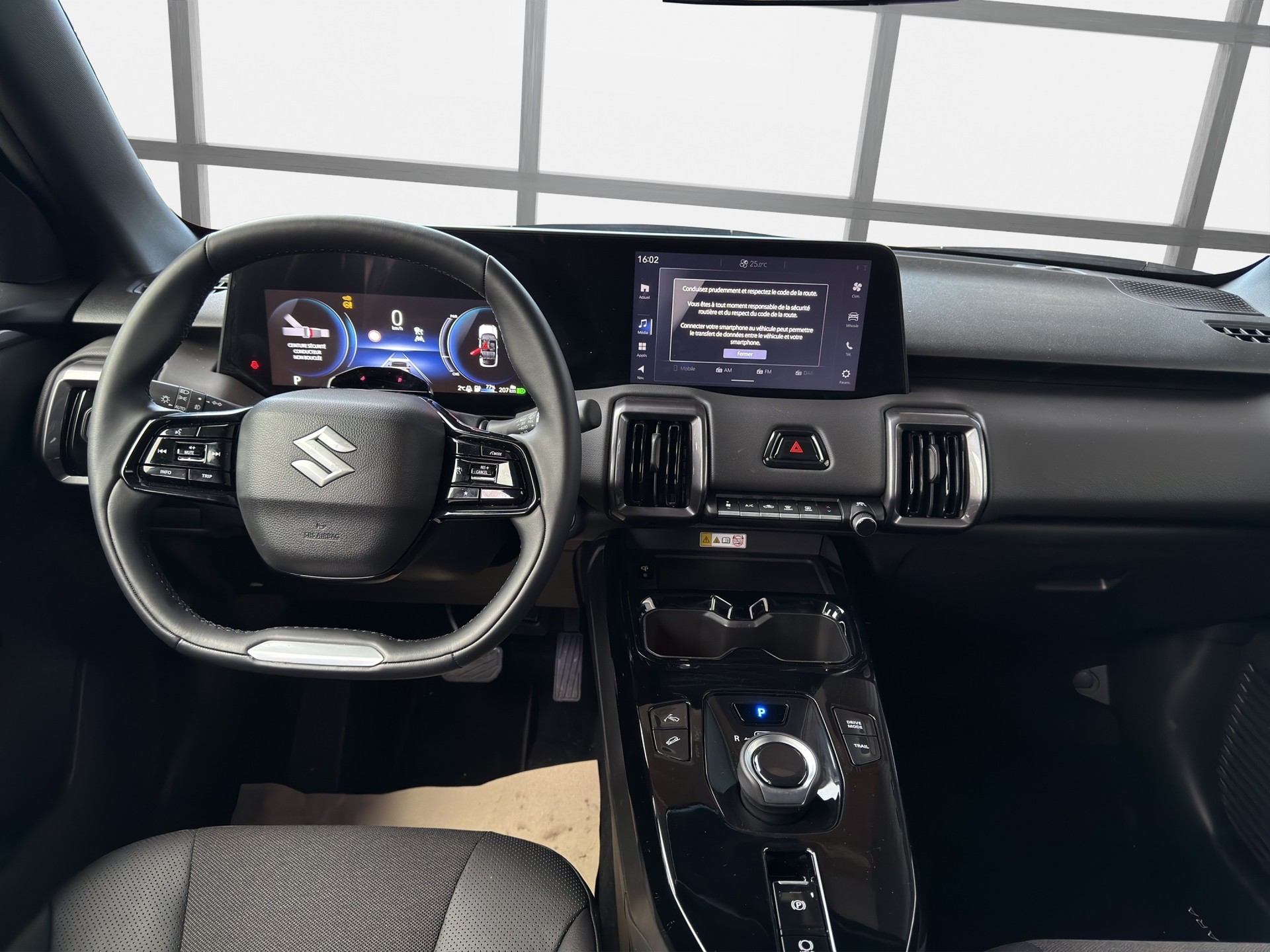 SUZUKI e-Vitara 61kWh Compact Top 4x4-image-9