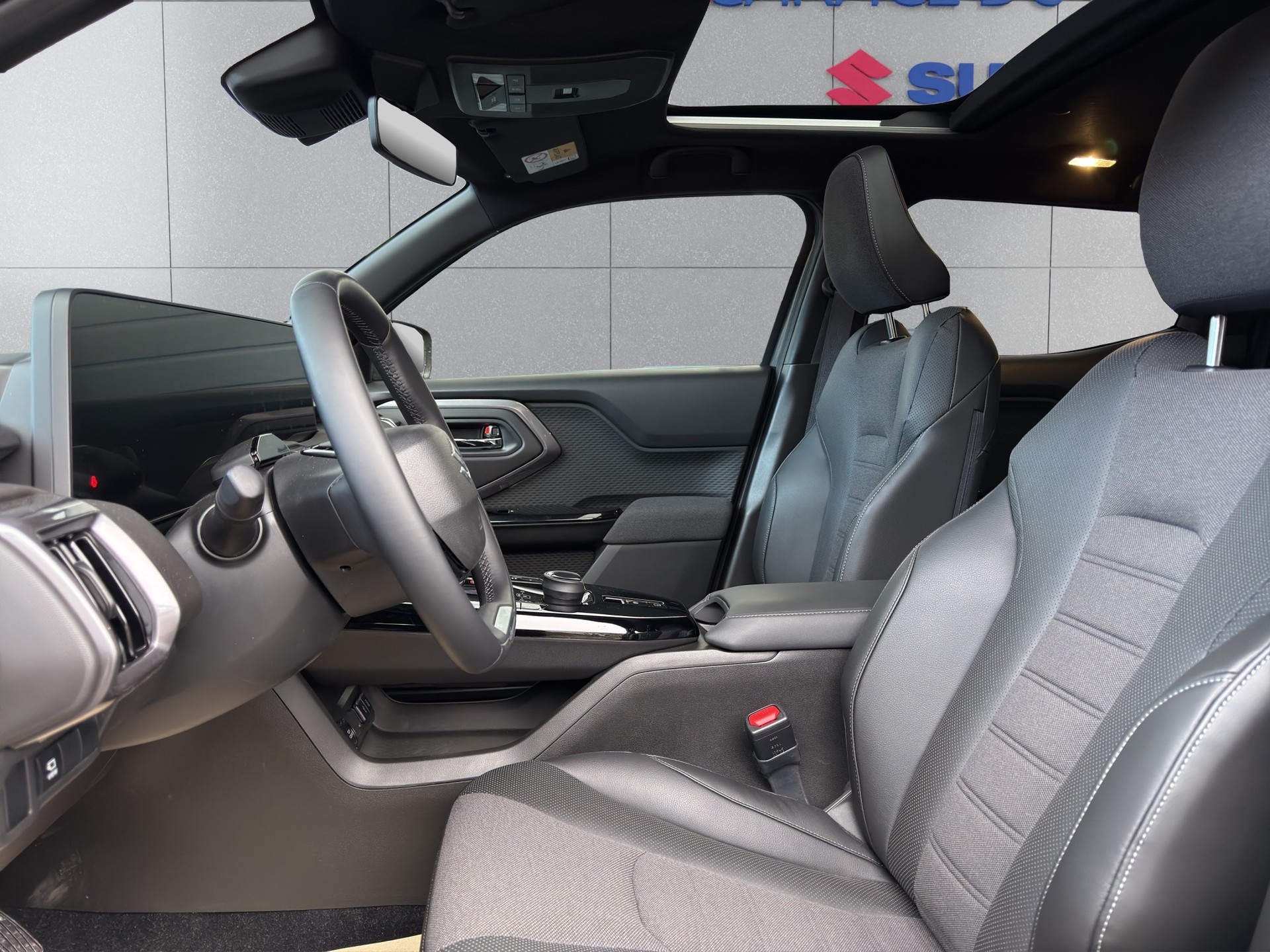 SUZUKI e-Vitara 61kWh Compact Top 4x4-image-8
