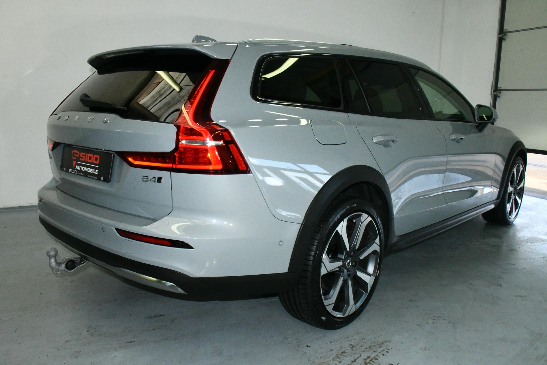 VOLVO V60 Cross Country AWD Ultim ACC*PAN*H&K*AHK*SBEL-image-5