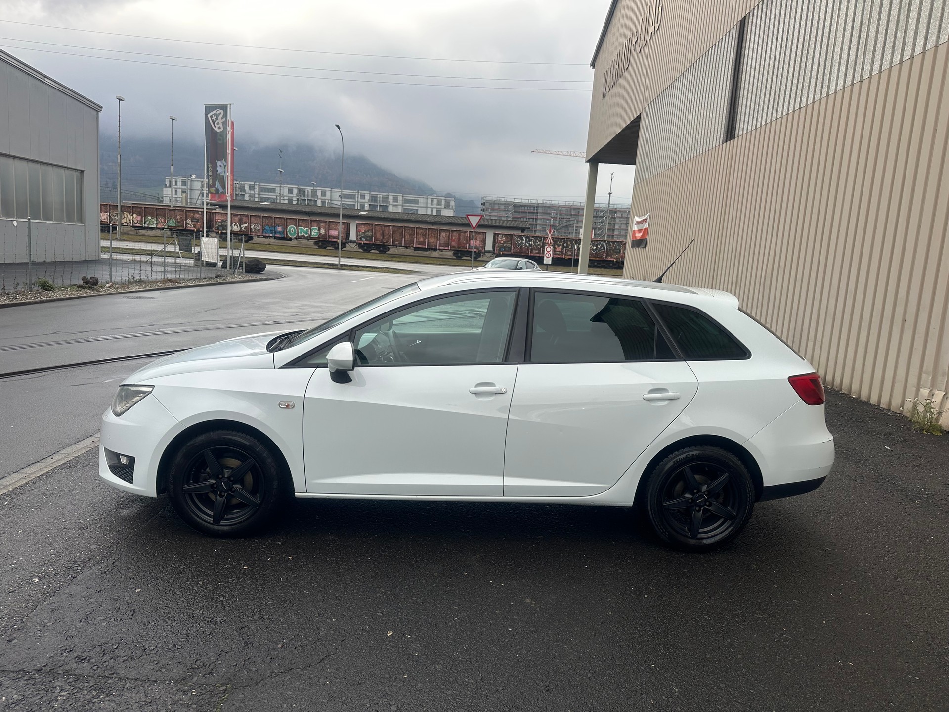 SEAT Ibiza ST 1.2 TSI FR Viva DSG-image-3