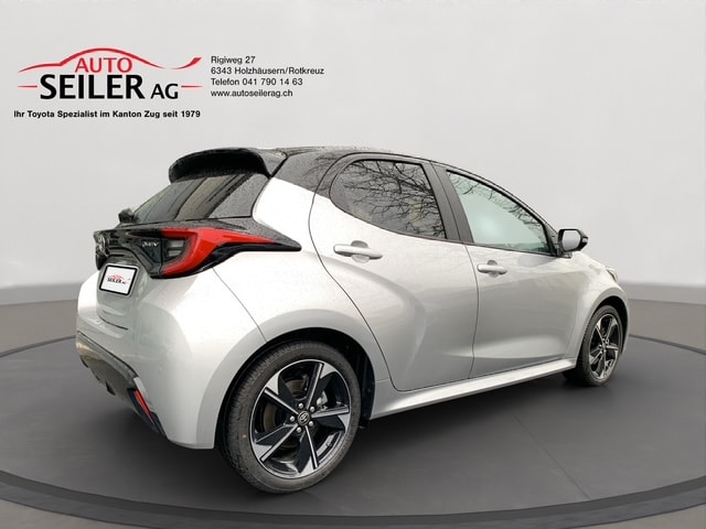 TOYOTA Yaris 1.5 Premium e-CVT-image-4