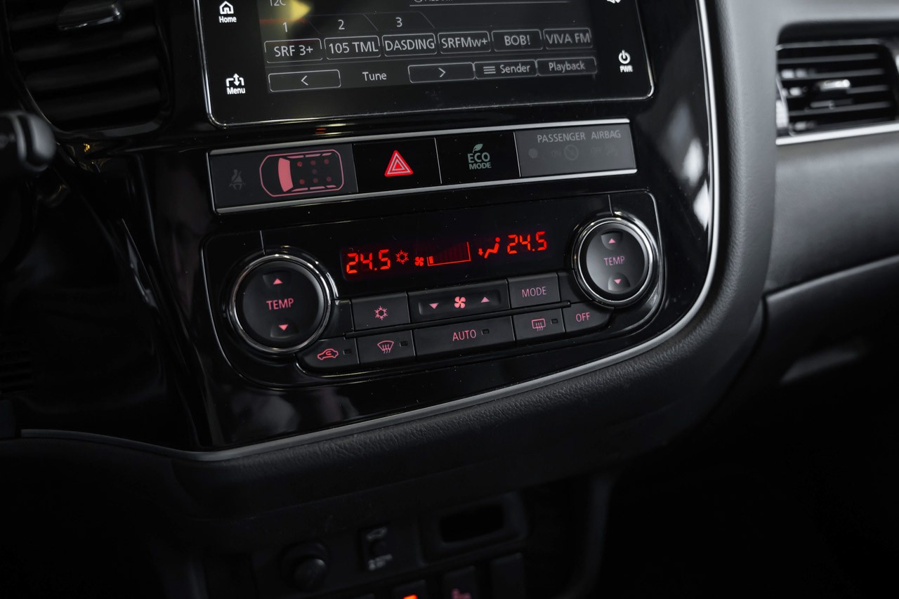 MITSUBISHI Outlander 2.4 PHEV Style 4WD Automatic-image-23