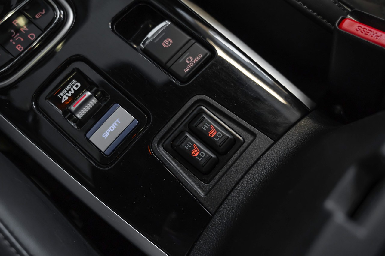 MITSUBISHI Outlander 2.4 PHEV Style 4WD Automatic-image-31