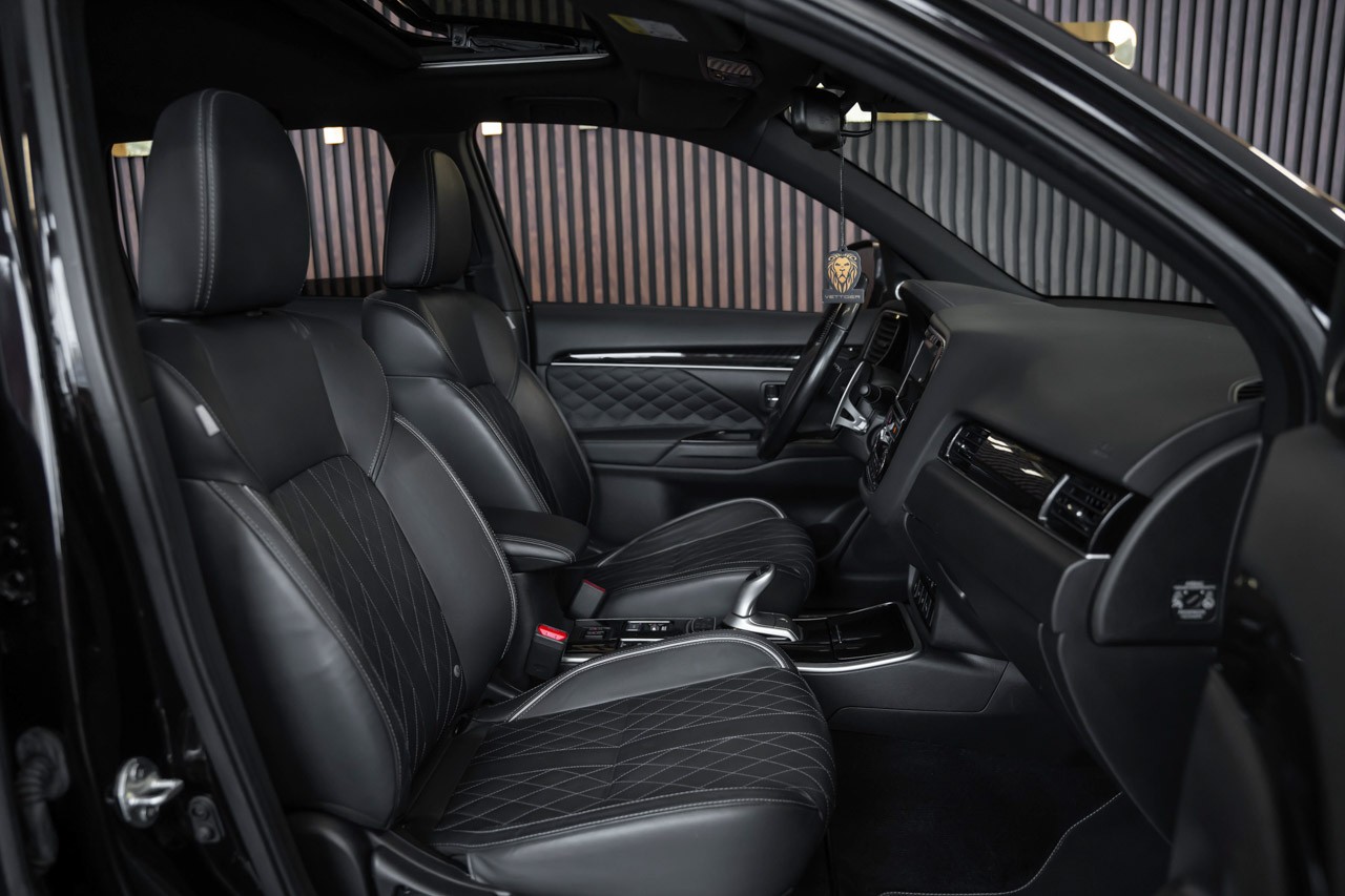 MITSUBISHI Outlander 2.4 PHEV Style 4WD Automatic-image-14