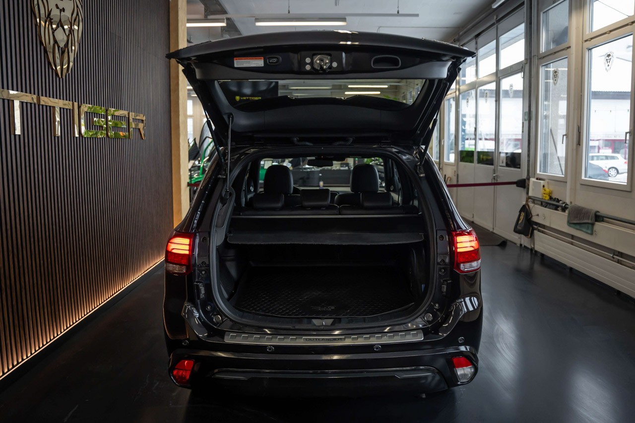 MITSUBISHI Outlander 2.4 PHEV Style 4WD Automatic-image-5
