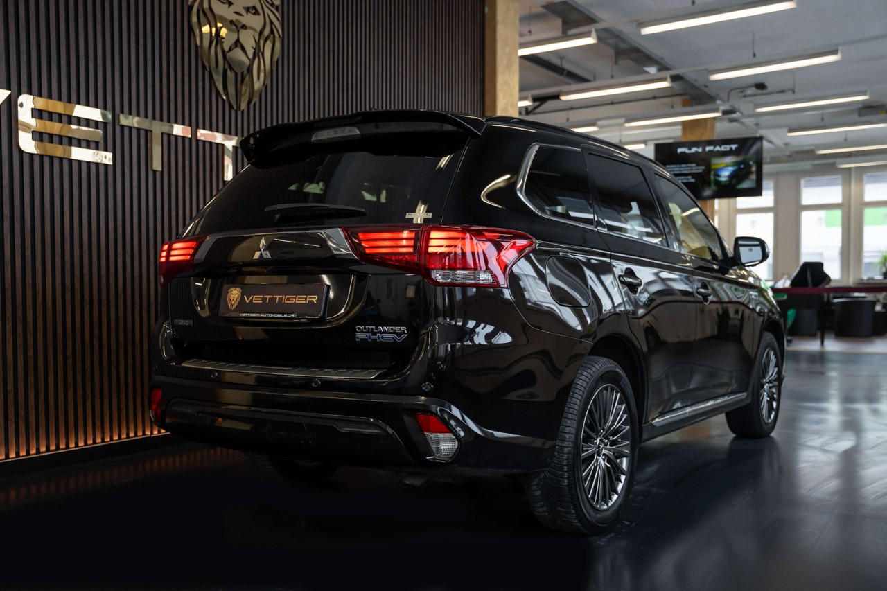 MITSUBISHI Outlander 2.4 PHEV Style 4WD Automatic-image-6