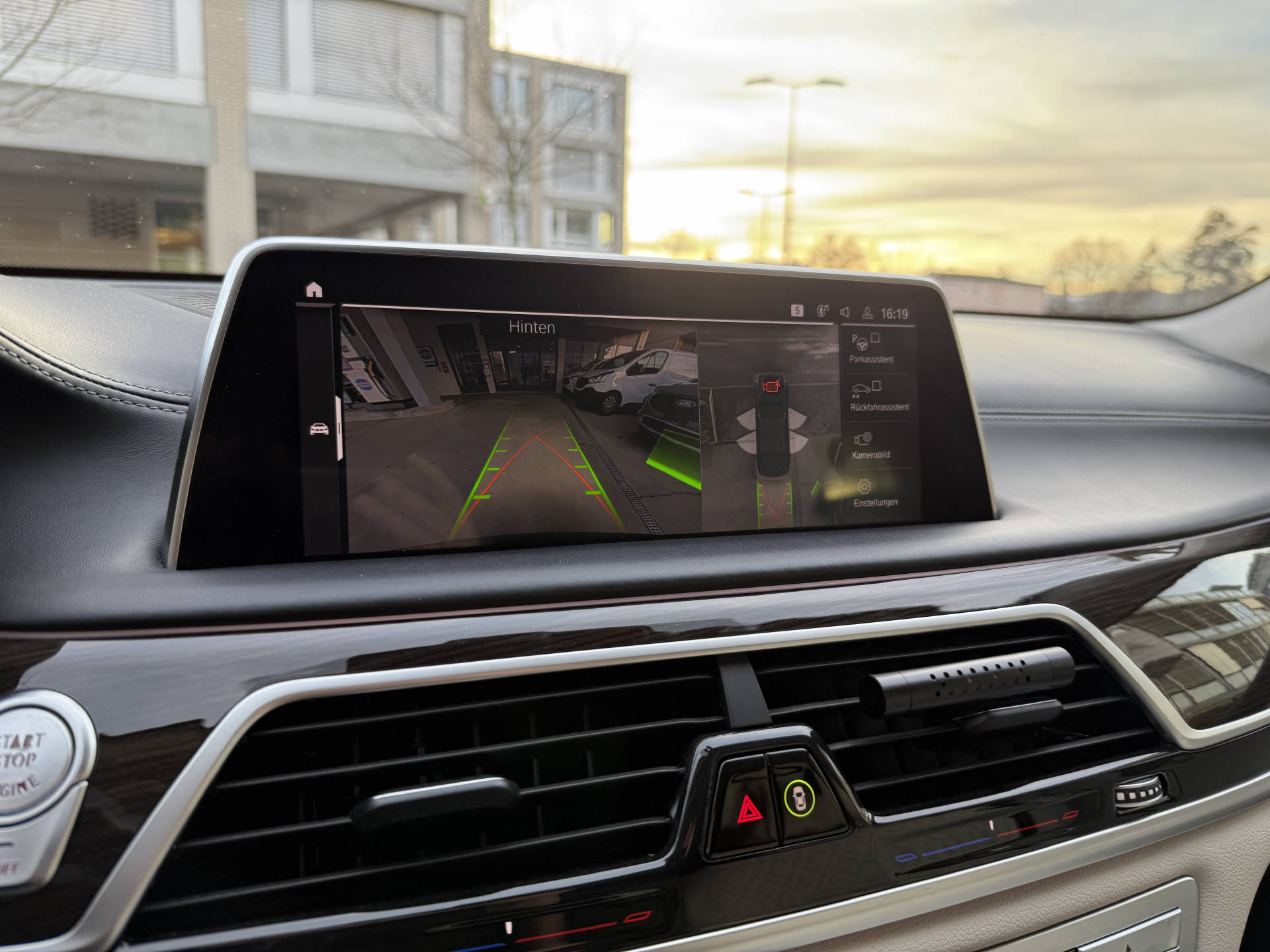 BMW 730d xDrive SAG-image-12