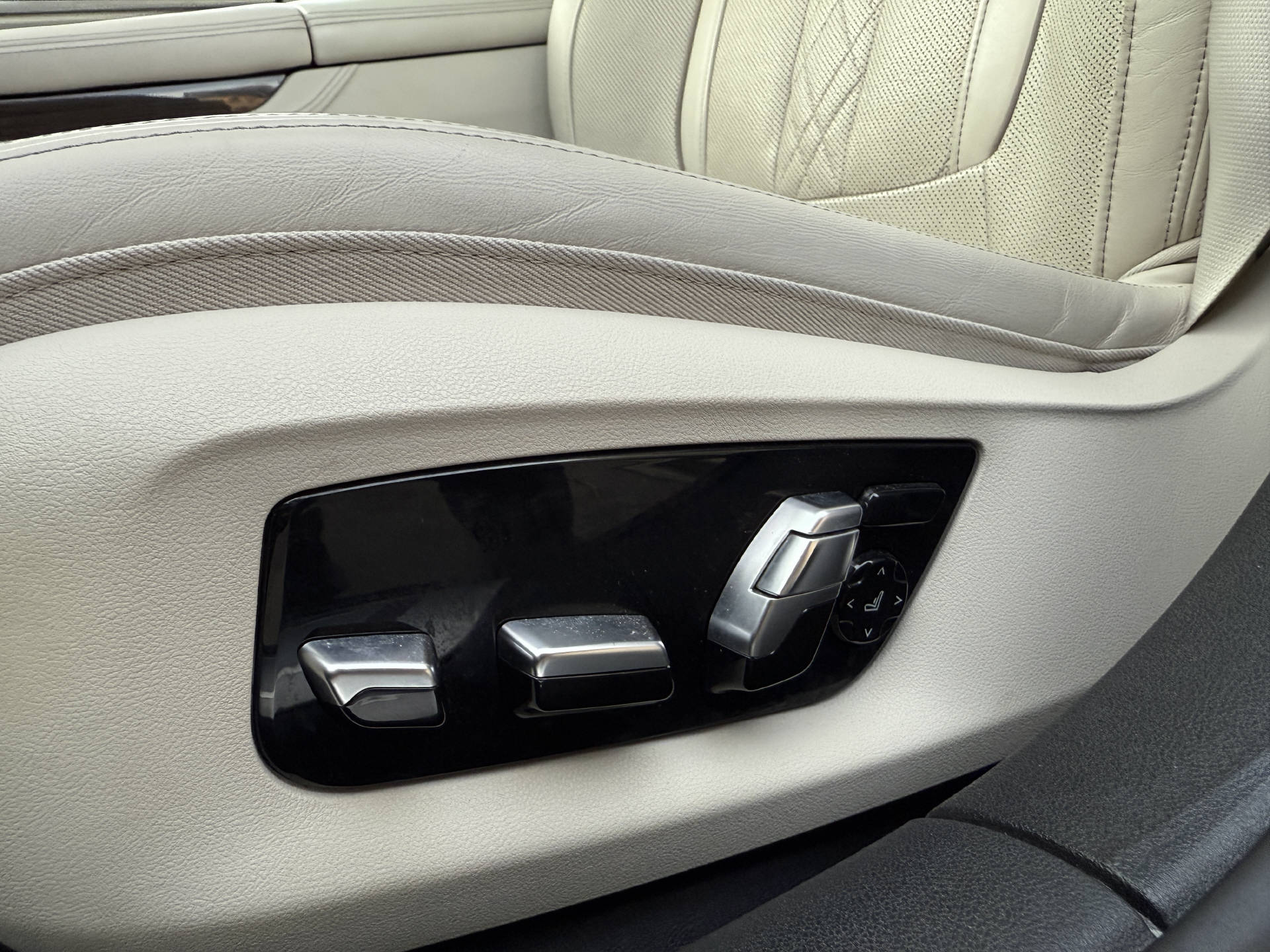 BMW 730d xDrive SAG-image-18