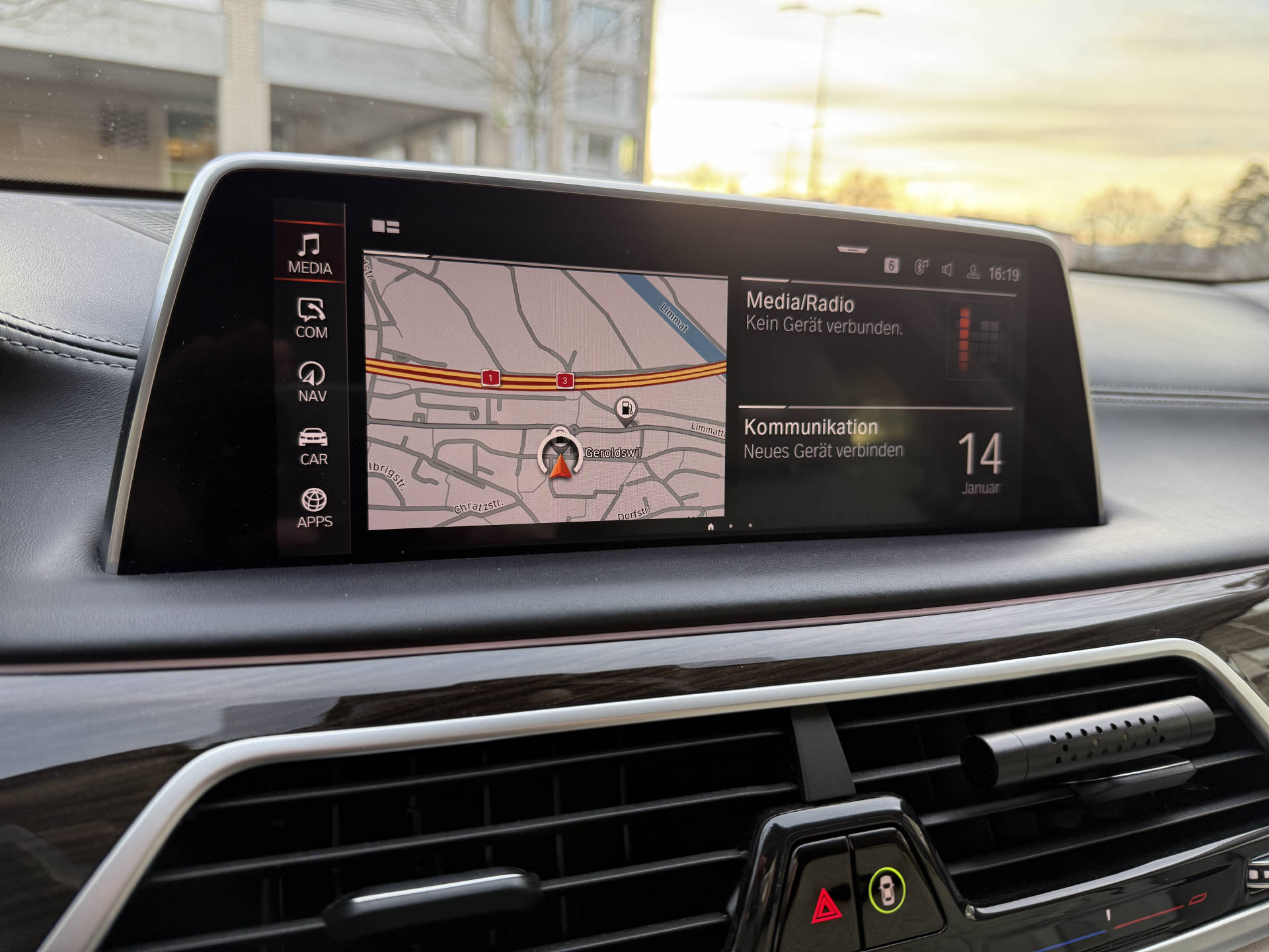 BMW 730d xDrive SAG-image-10