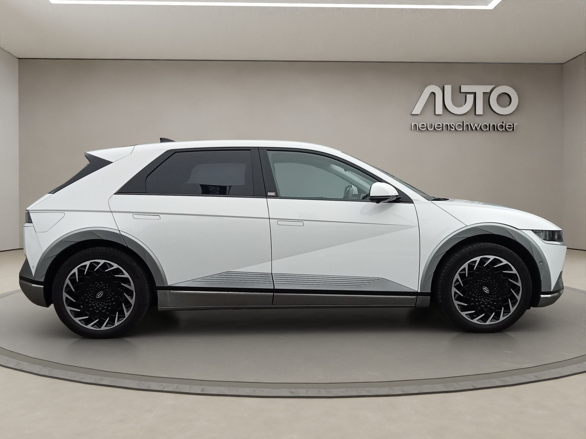 HYUNDAI Ioniq 5 72kWh First Edition 4WD-showroom-element-3