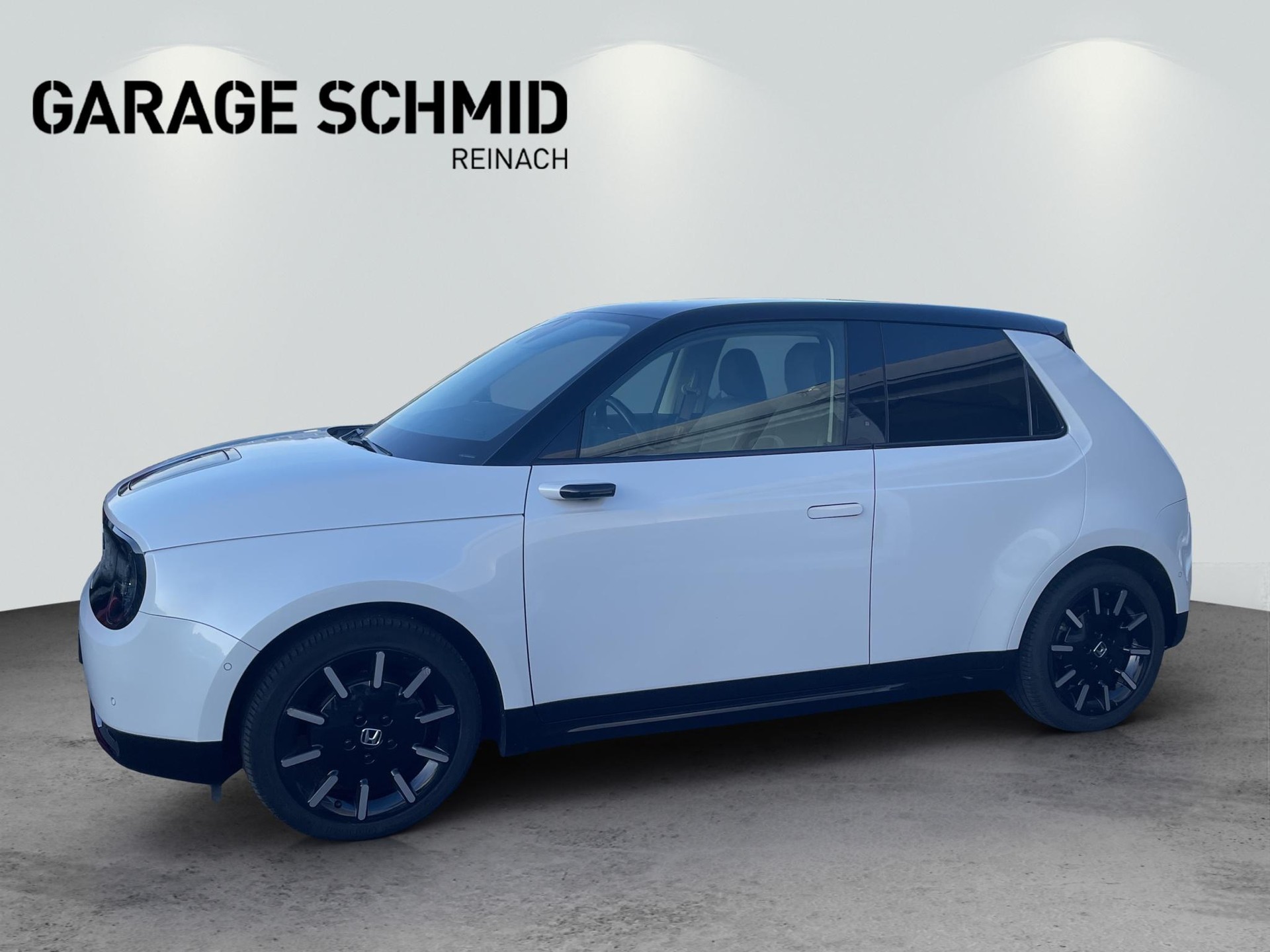 HONDA e electric Advance-showroom-element-2