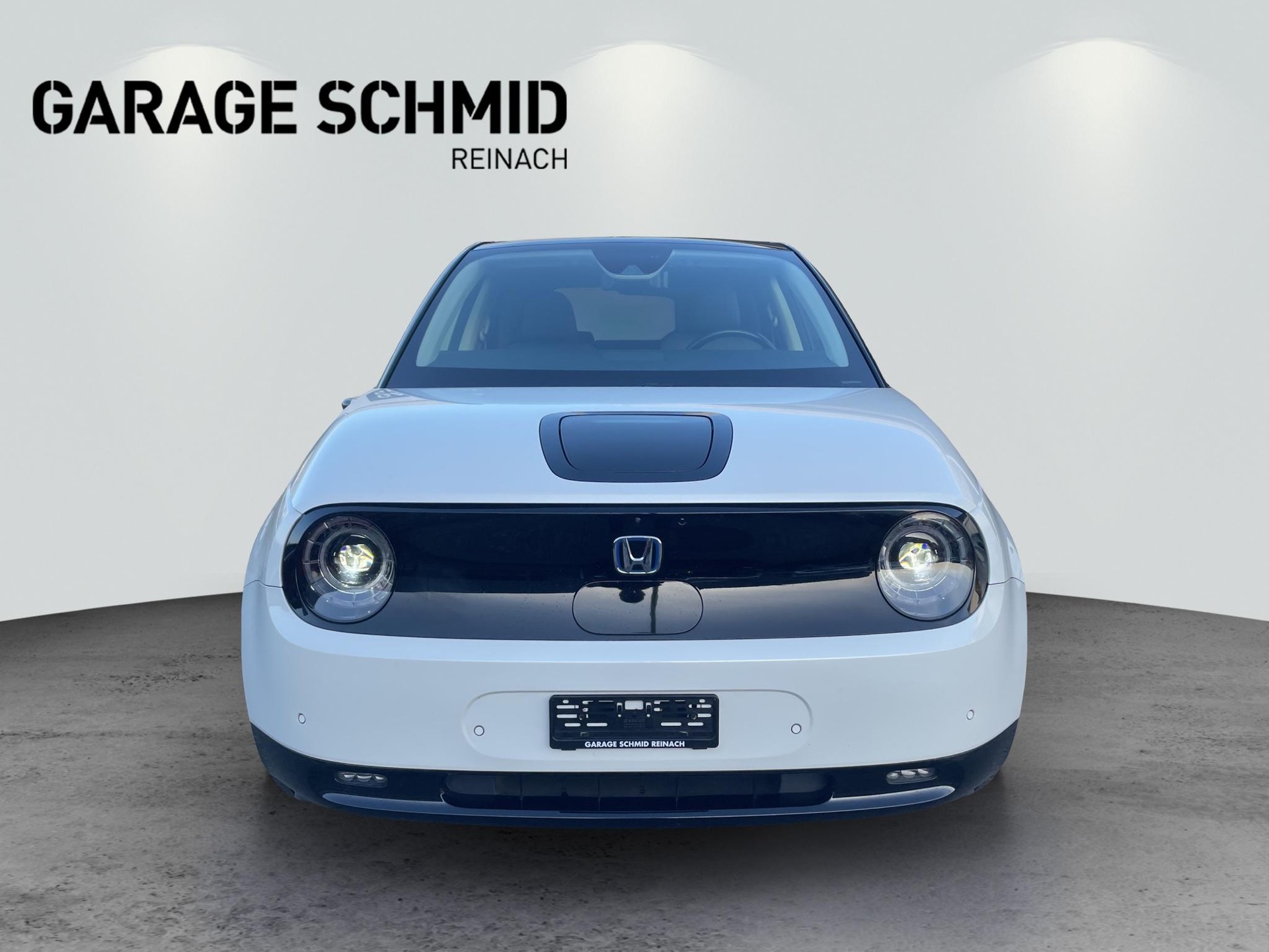 HONDA e electric Advance-showroom-element-1