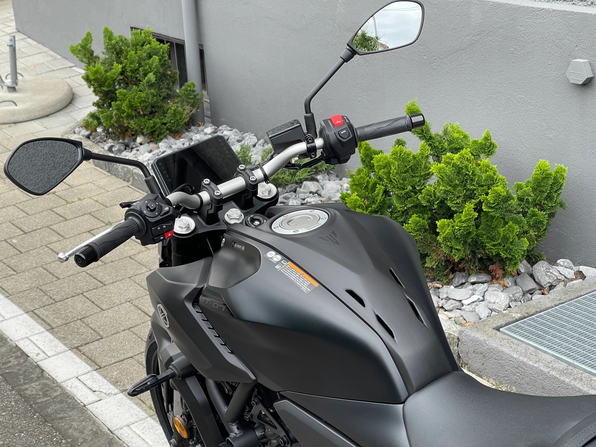 YAMAHA MT-07-image-3
