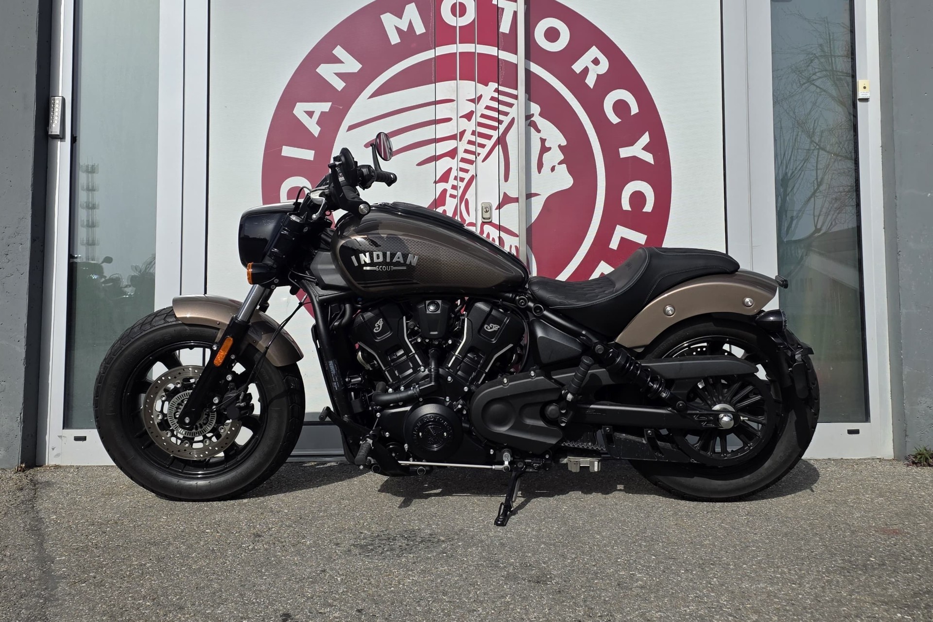 INDIAN Scout Bobber-image-1