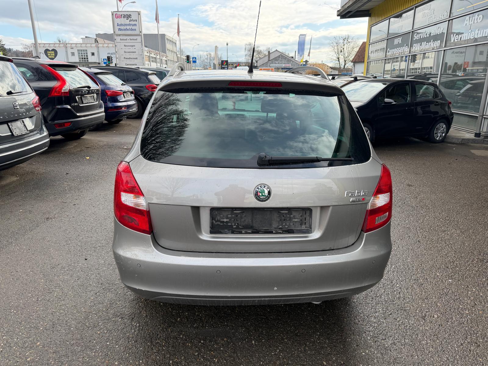 SKODA Fabia 1.2 TSI Ambiente-image-4