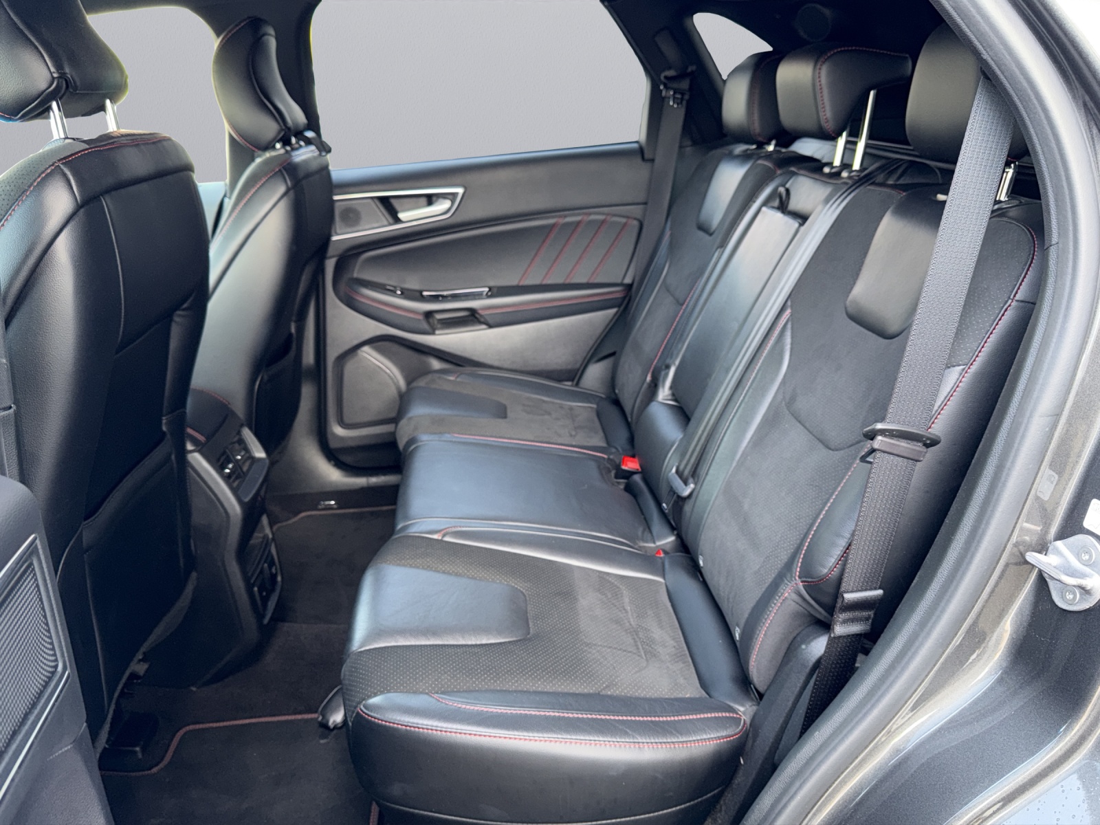 FORD Edge 2.0 EcoBlue 238 ST-Line-image-13