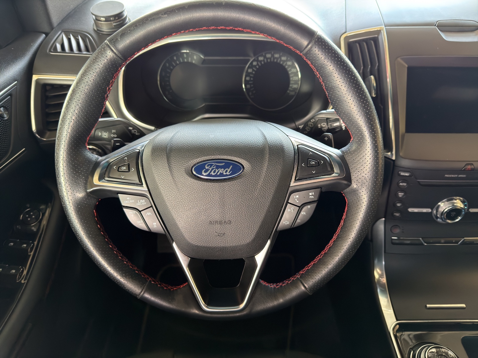 FORD Edge 2.0 EcoBlue 238 ST-Line-image-10