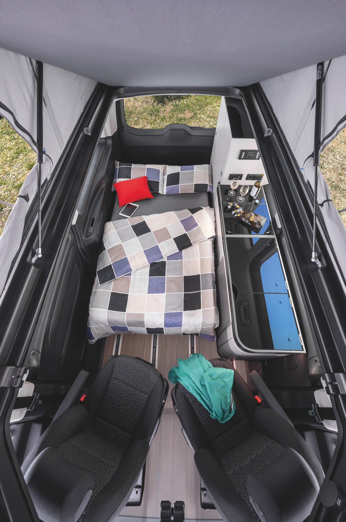 PÖSSL MERCEDES-BENZ Campstar V250 d lang 4matic-image-29