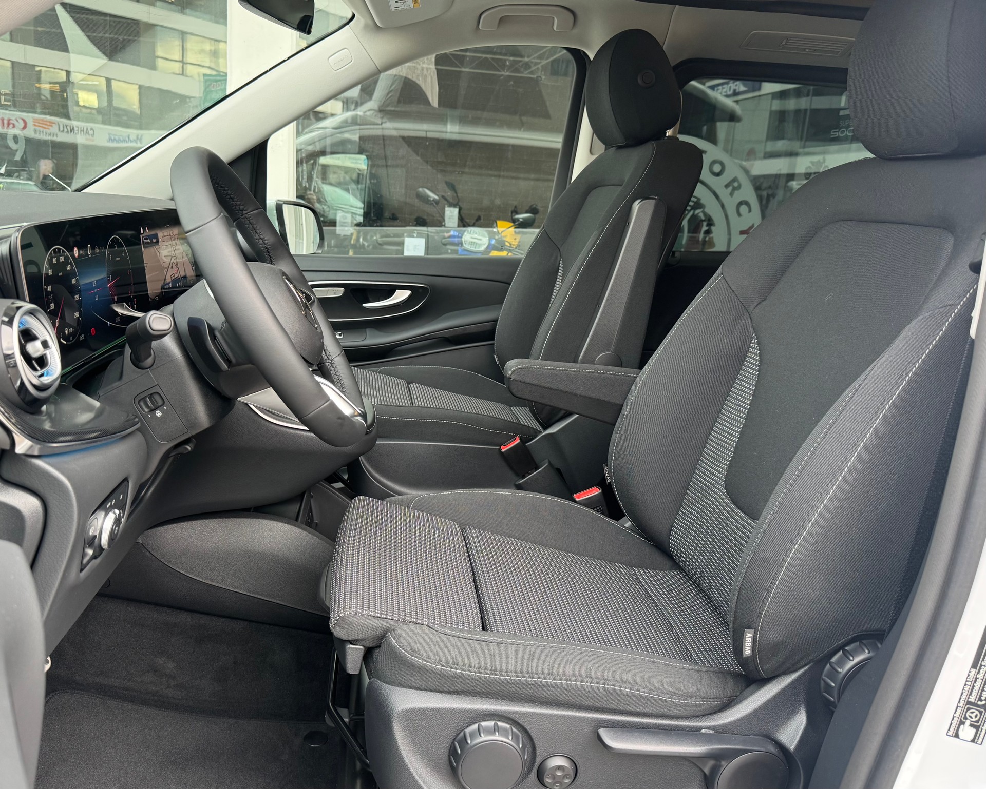 PÖSSL MERCEDES-BENZ Campstar V250 d lang 4matic-image-9