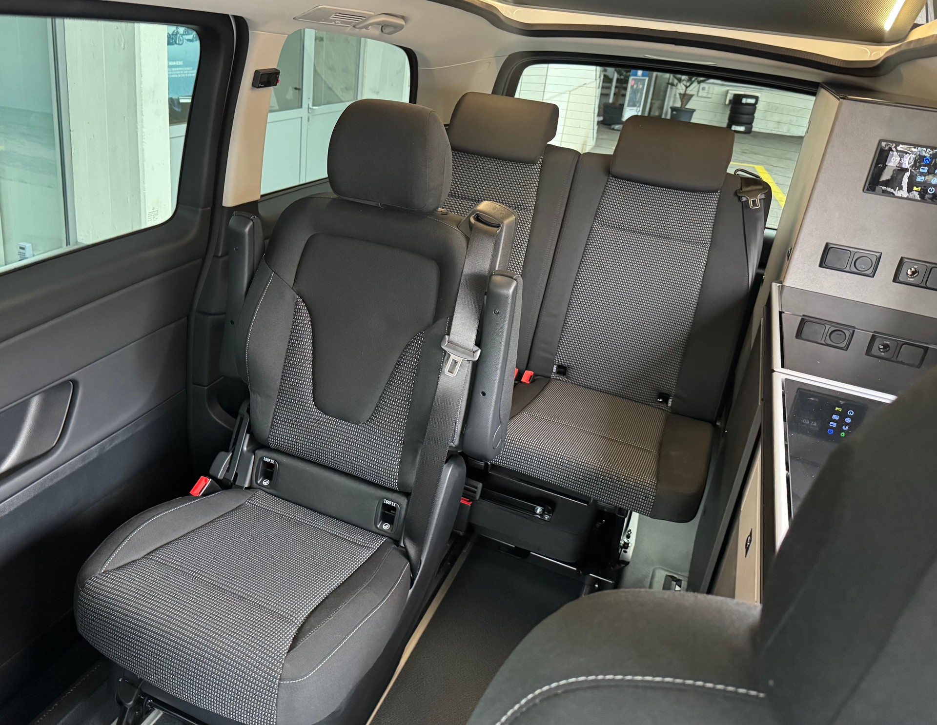 PÖSSL MERCEDES-BENZ Campstar V250 d lang 4matic-image-21