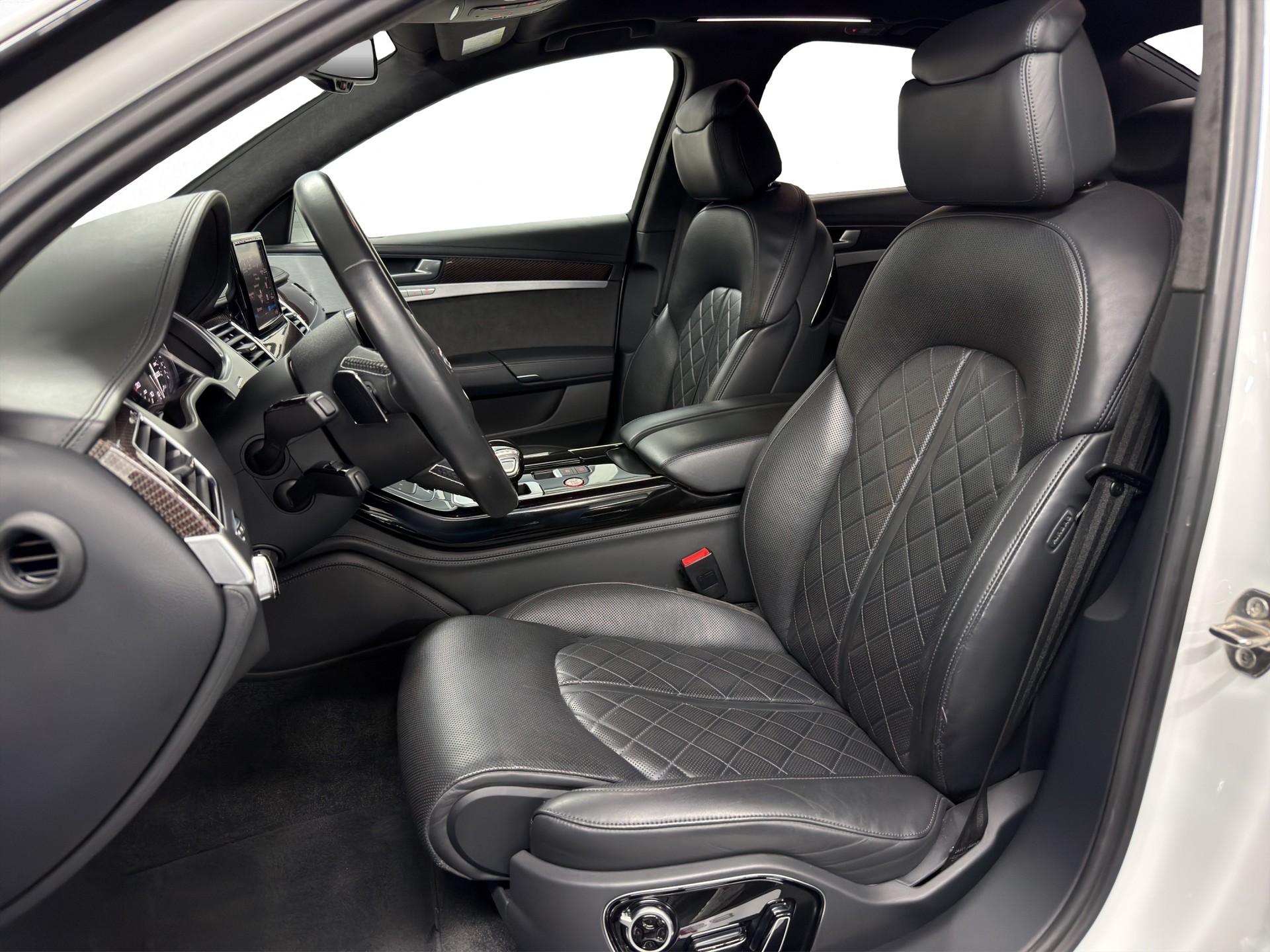 AUDI S8 4.0 TFSI V8 plus quattro tiptronic-image-18