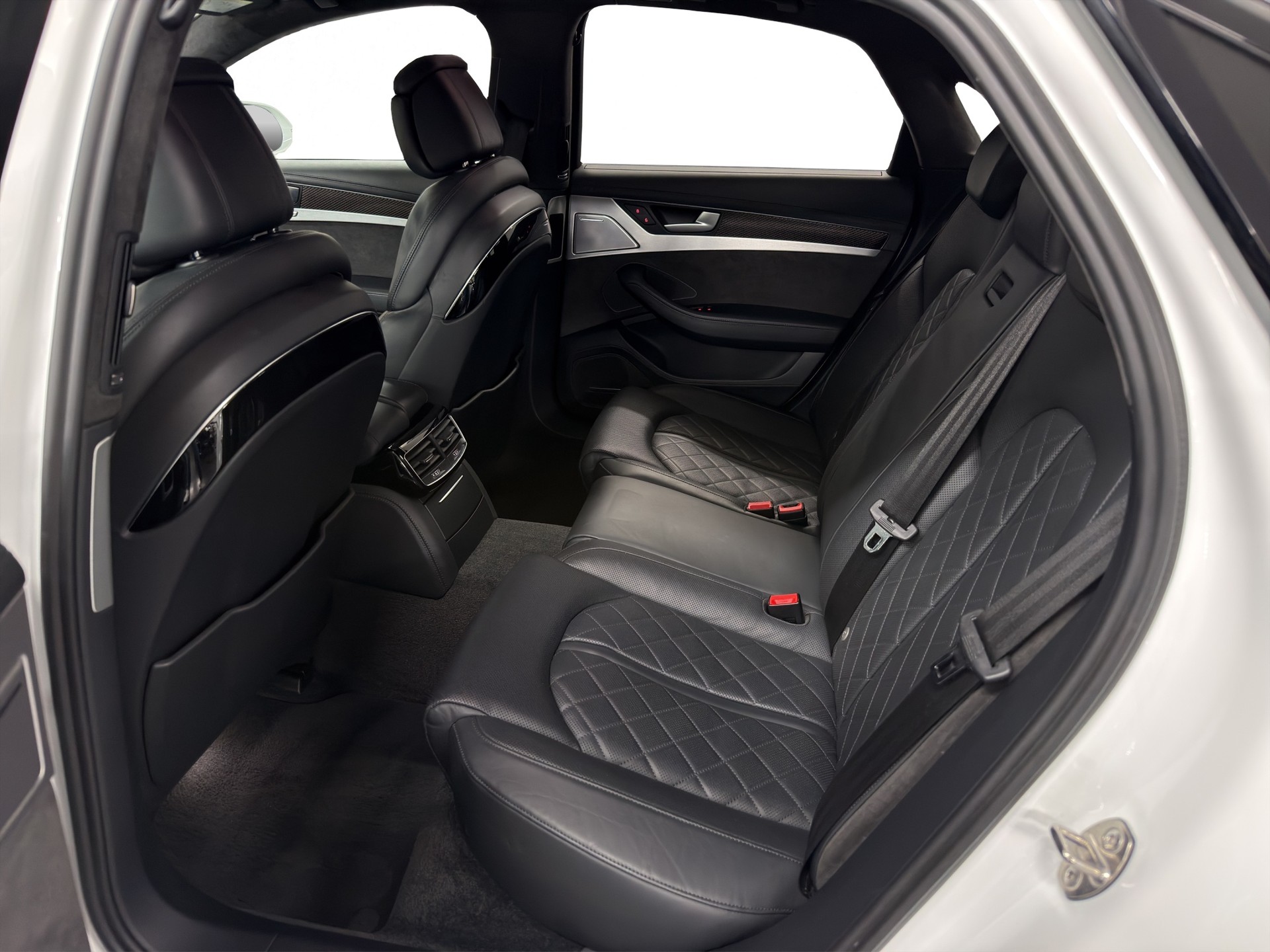 AUDI S8 4.0 TFSI V8 plus quattro tiptronic-image-19