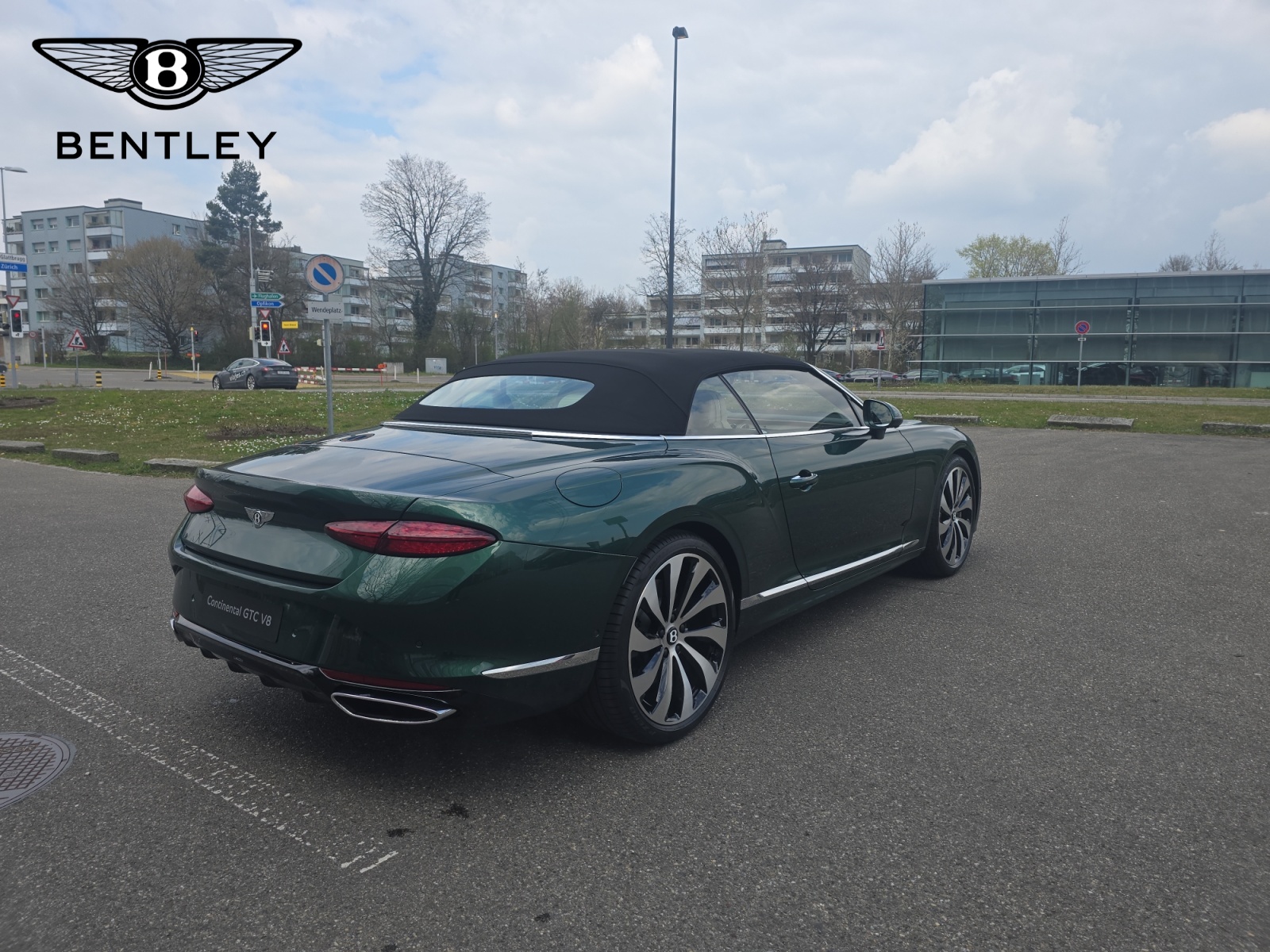 BENTLEY Continental GTC 4.0 V8 PHEV 680 PS / 1.9% Leasing möglich.-image-21