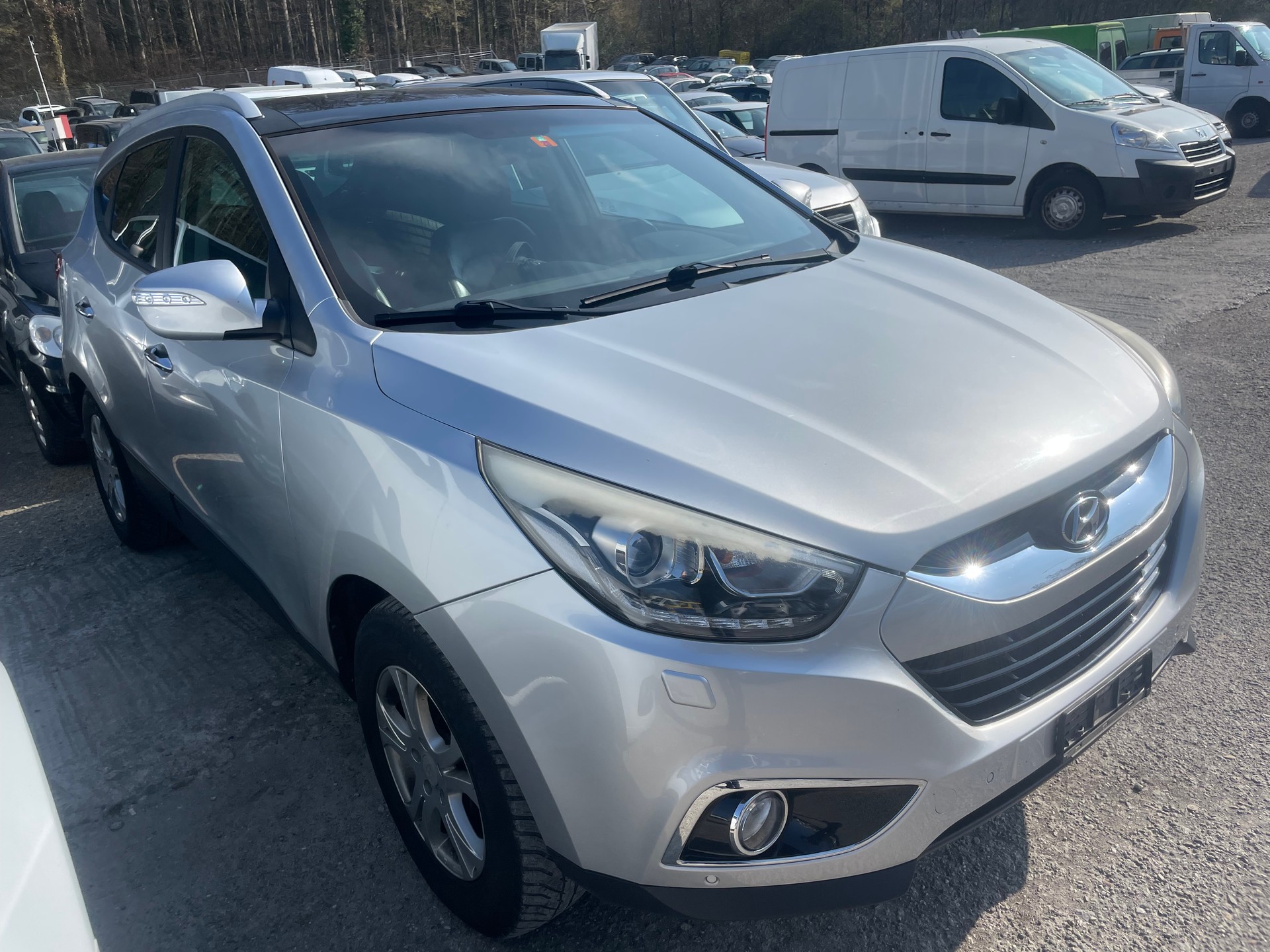 HYUNDAI iX 35 2.0 CRDi exxtra Plus 4WD Automatic-image-1