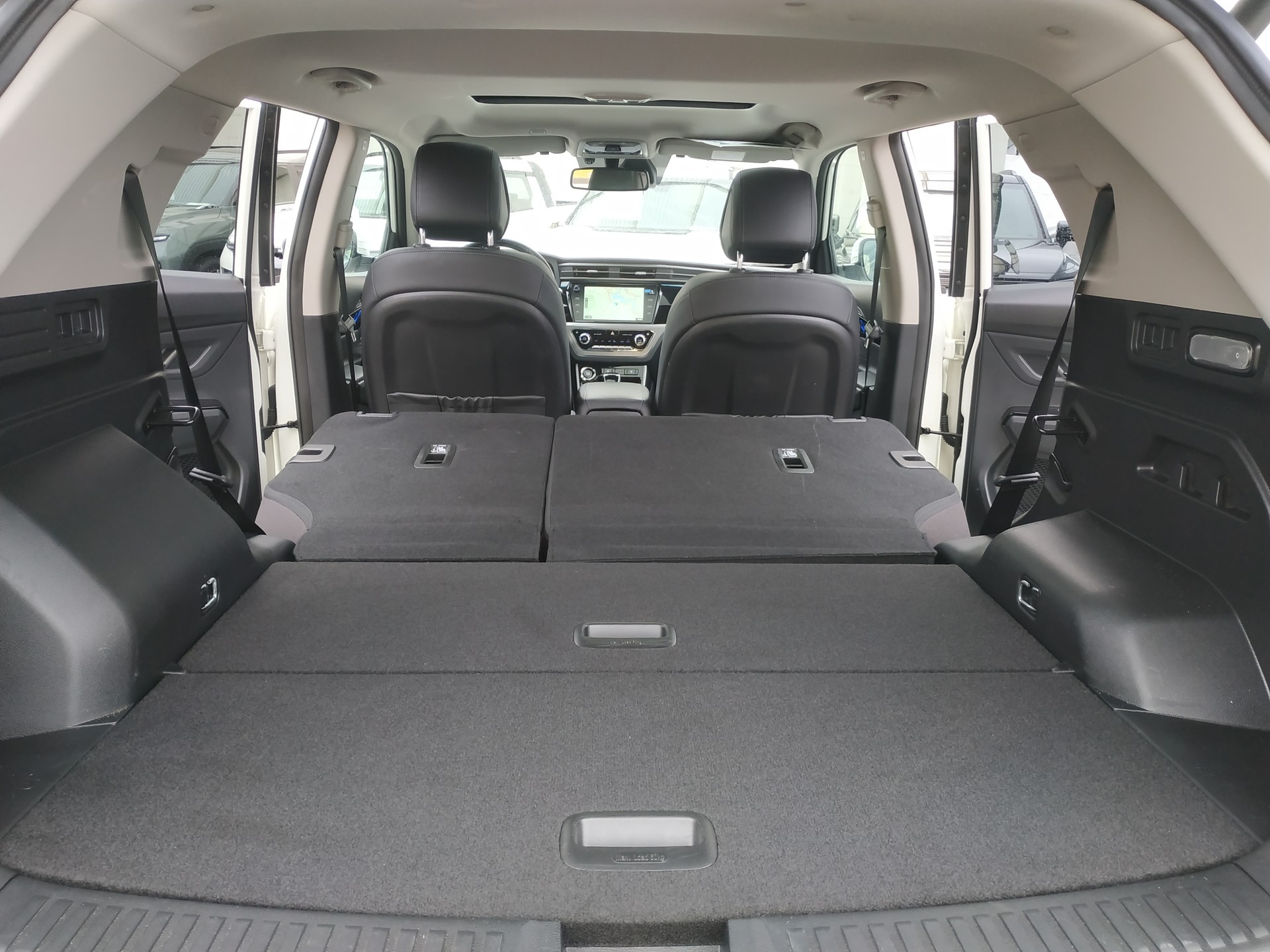 KGM-SsangYong Korando 1.5 T GDI Sapphire 4WD Automat-image-21
