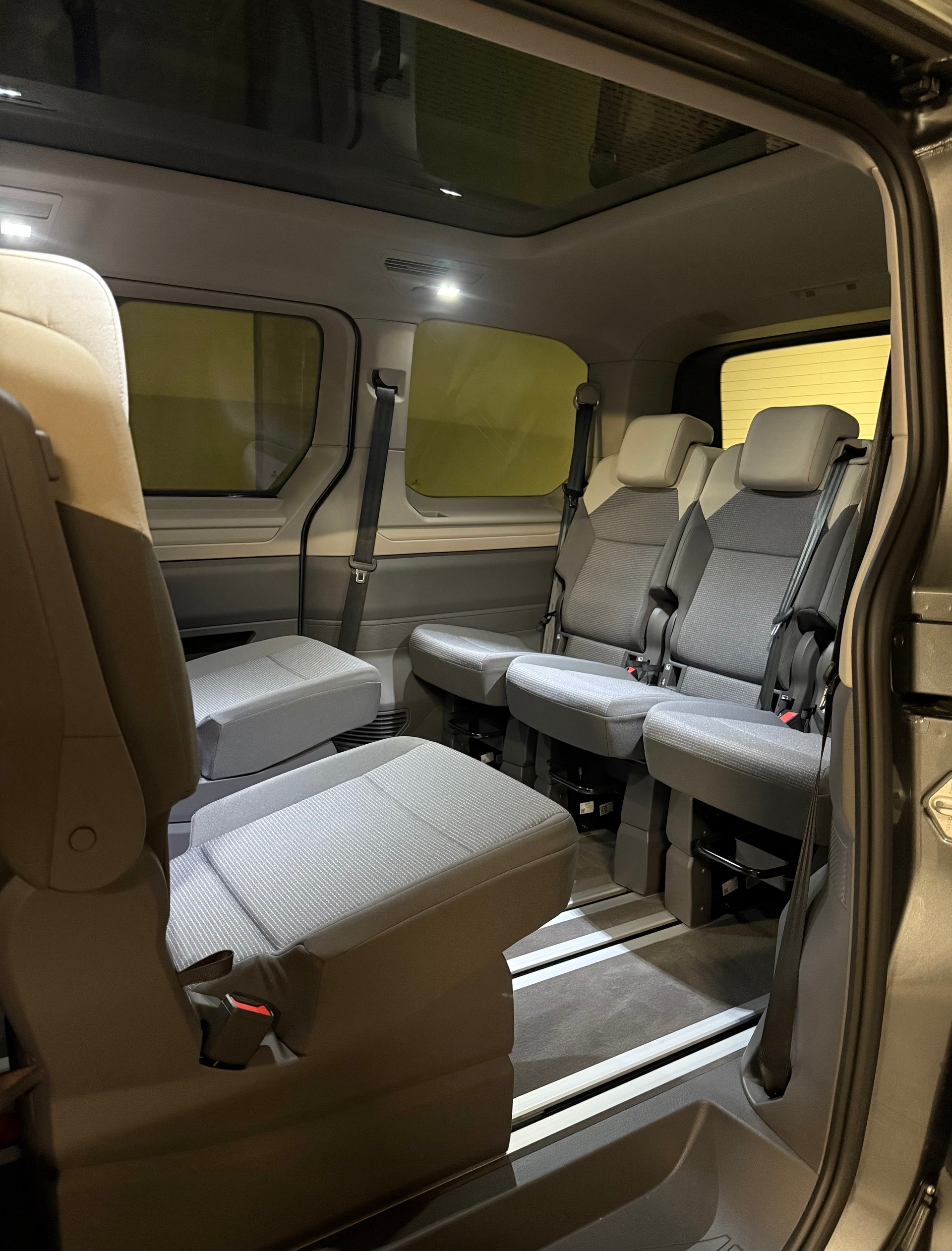 VW Multivan 1.5 eHybrid Style Liberty 4Motion DSG-image-9