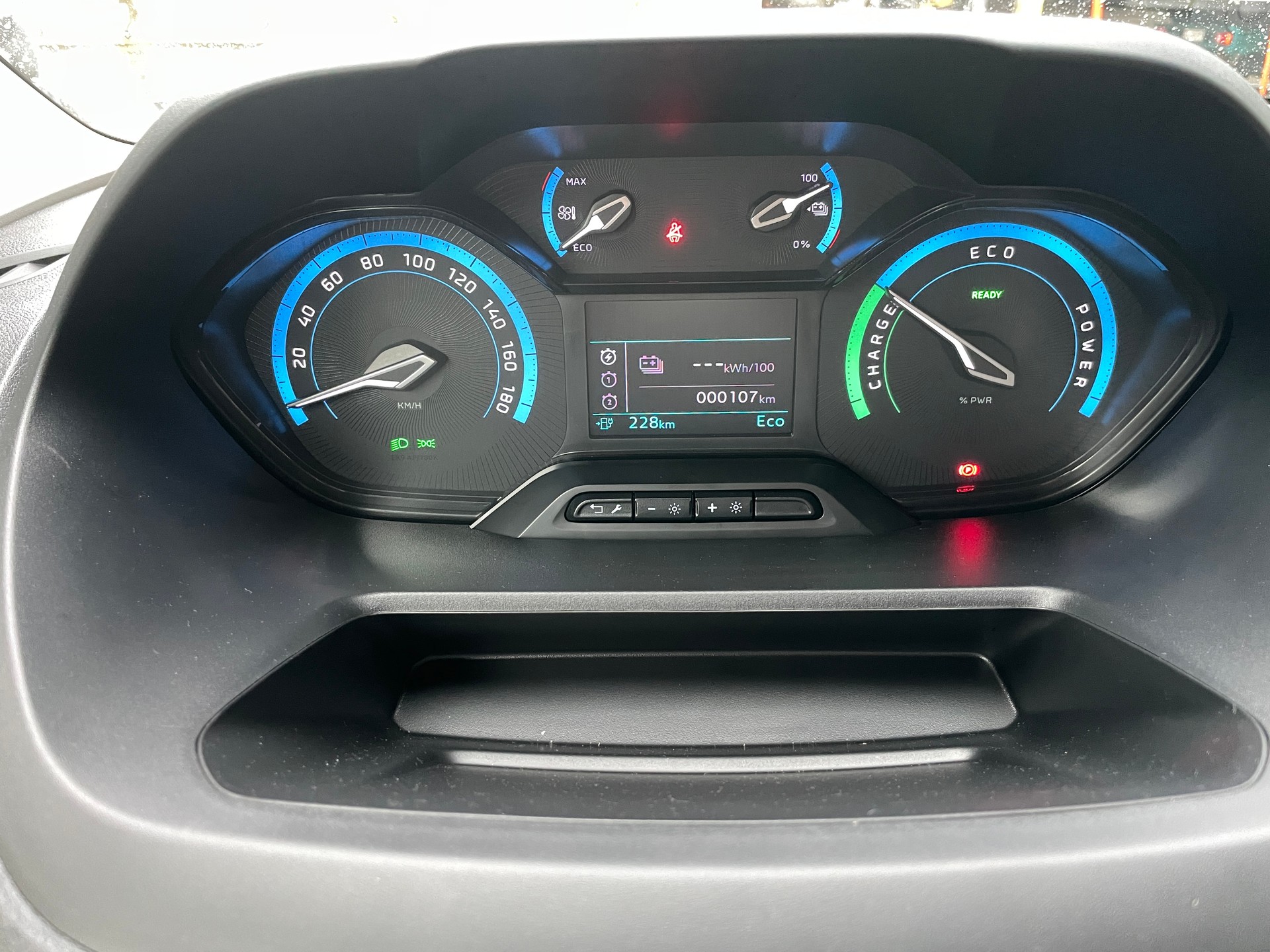 PEUGEOT e-Partner L1 50kWh Standard mit Rückfahrkamera-image-23