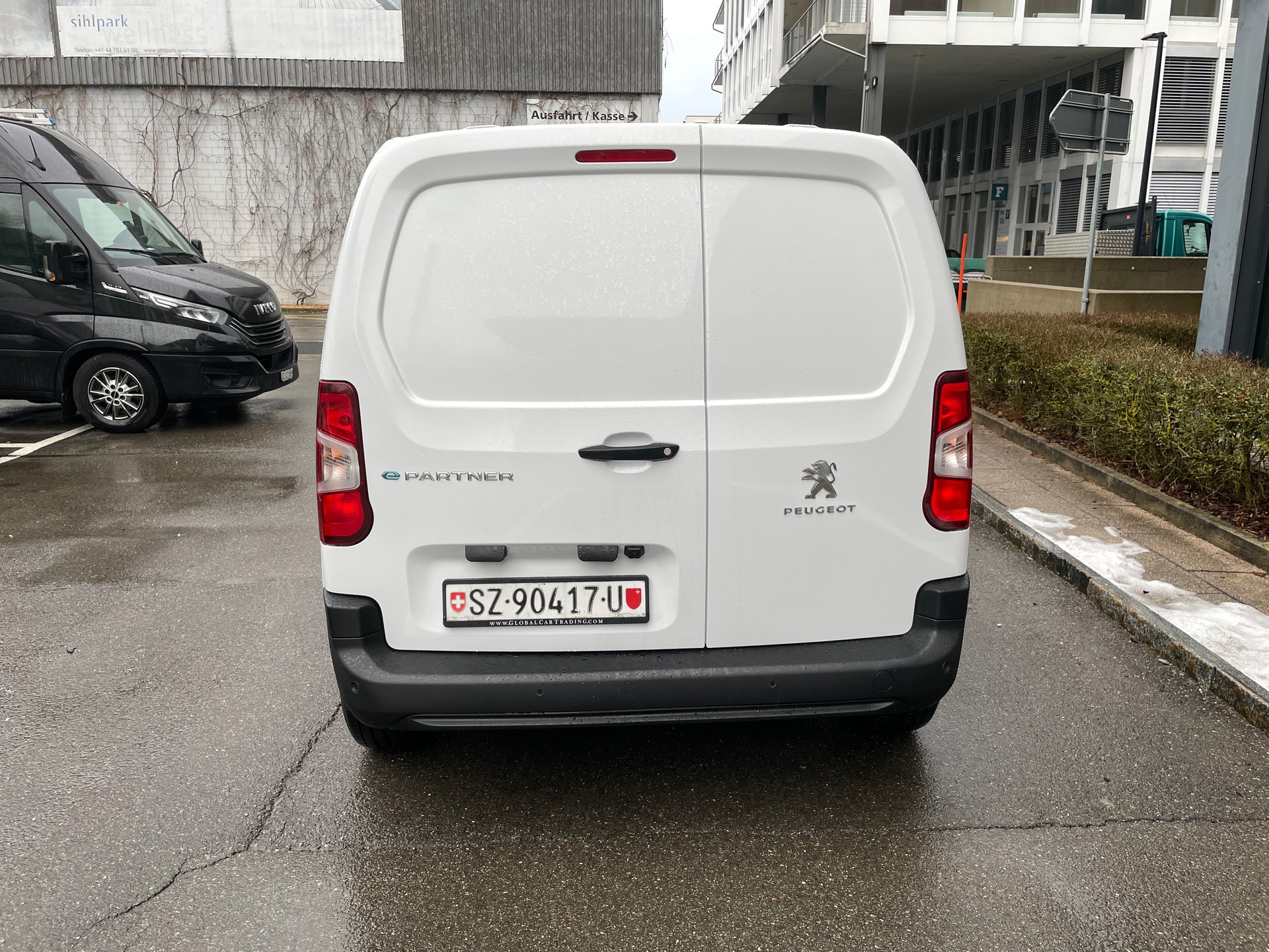 PEUGEOT e-Partner L1 50kWh Standard mit Rückfahrkamera-image-9