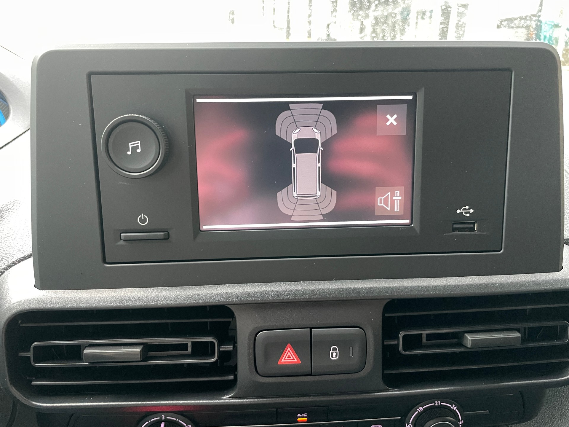 PEUGEOT e-Partner L1 50kWh Standard mit Rückfahrkamera-image-26