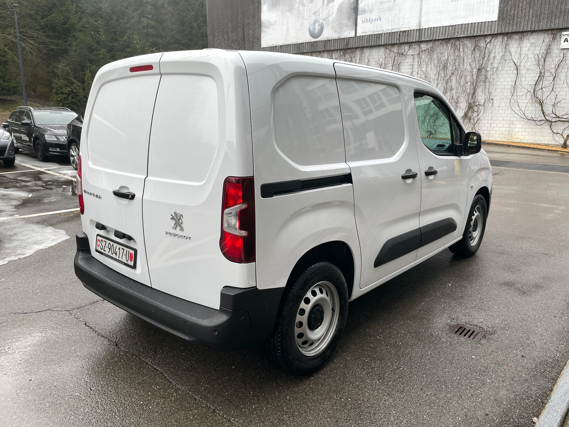 PEUGEOT e-Partner L1 50kWh Standard mit Rückfahrkamera-image-8