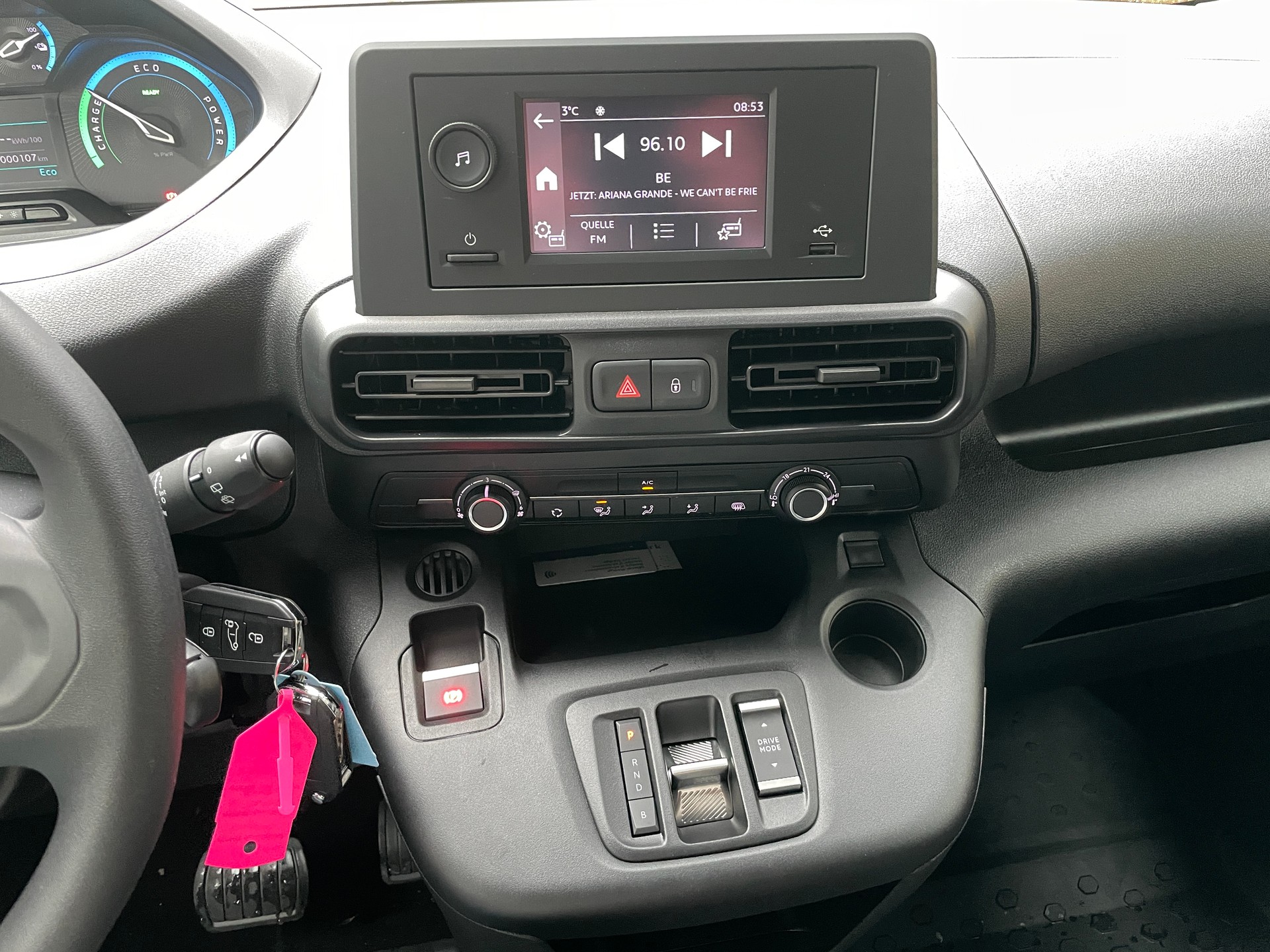 PEUGEOT e-Partner L1 50kWh Standard mit Rückfahrkamera-image-24